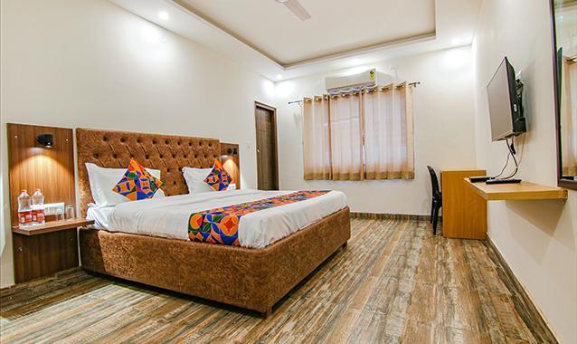 FabHotel Shri Krishna Residency, Dehradun 4