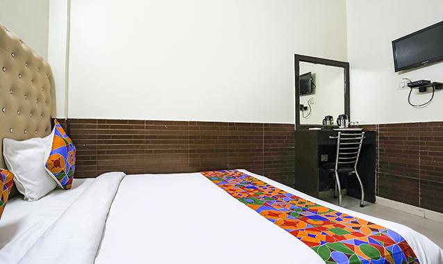 FabHotel The Lazeez, Delhi