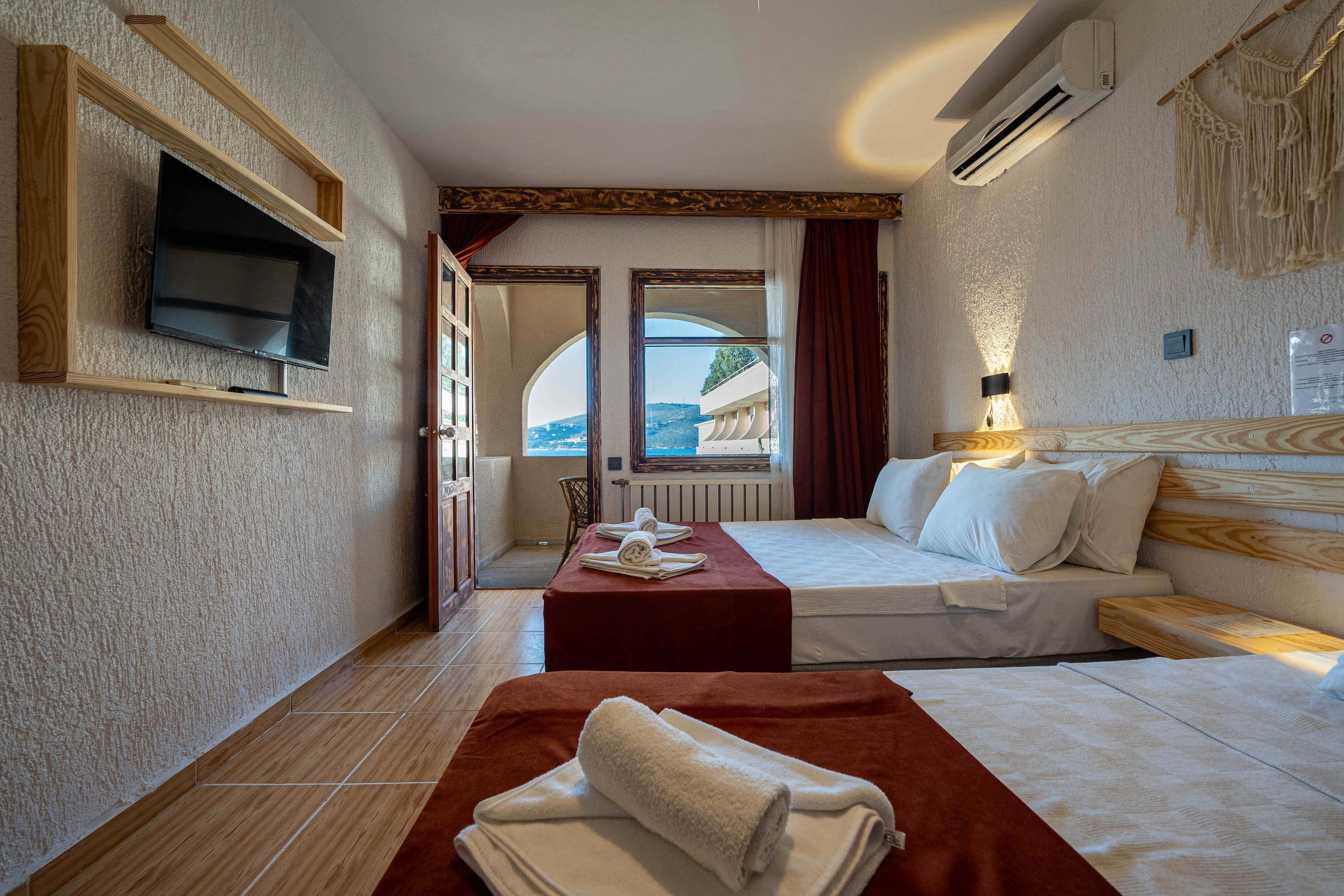 Standard Sea View or Pool View Room