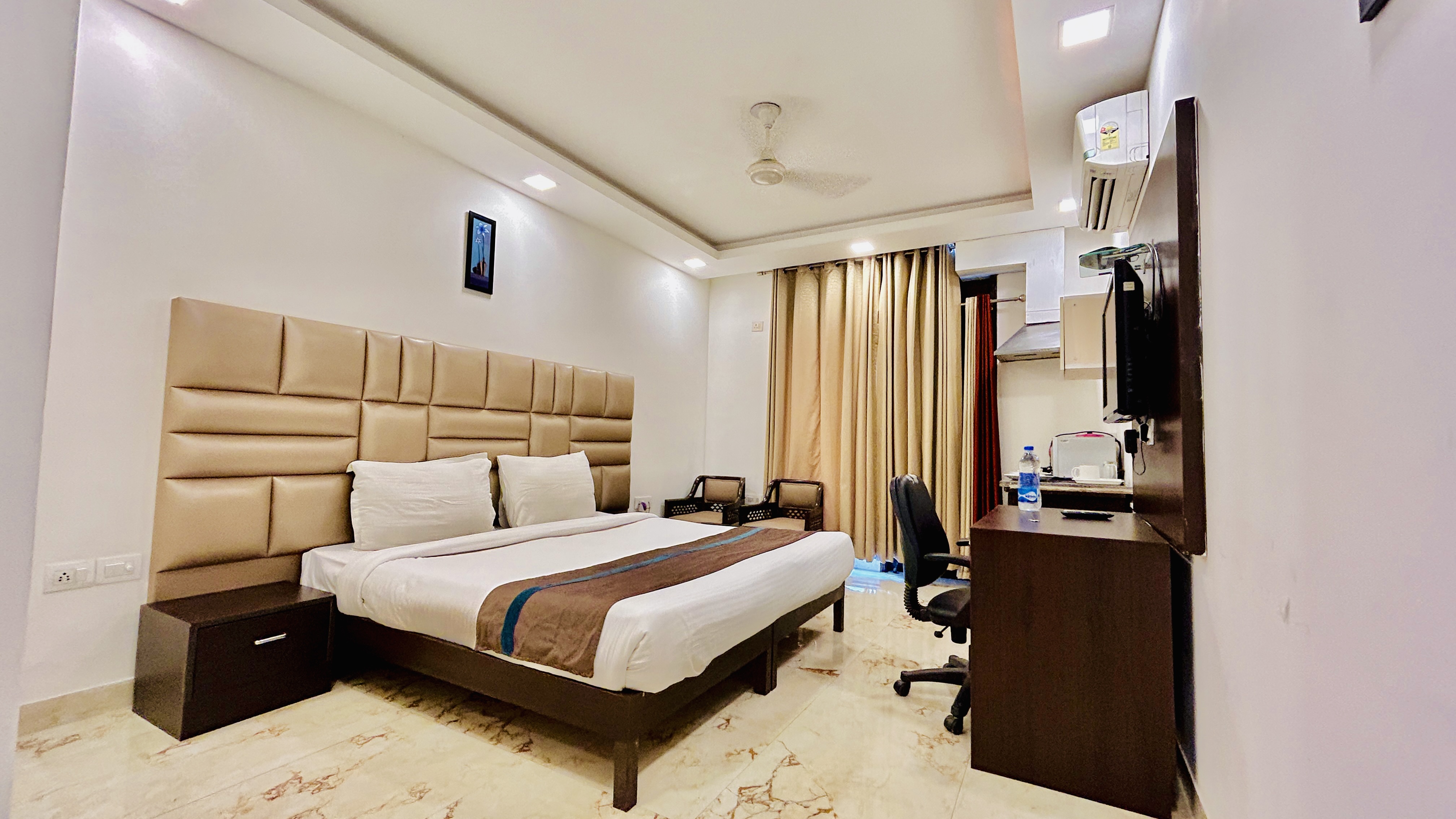 Park Stylish Studio, DLF, Cyber City, Sector 25, Gurgaon 5