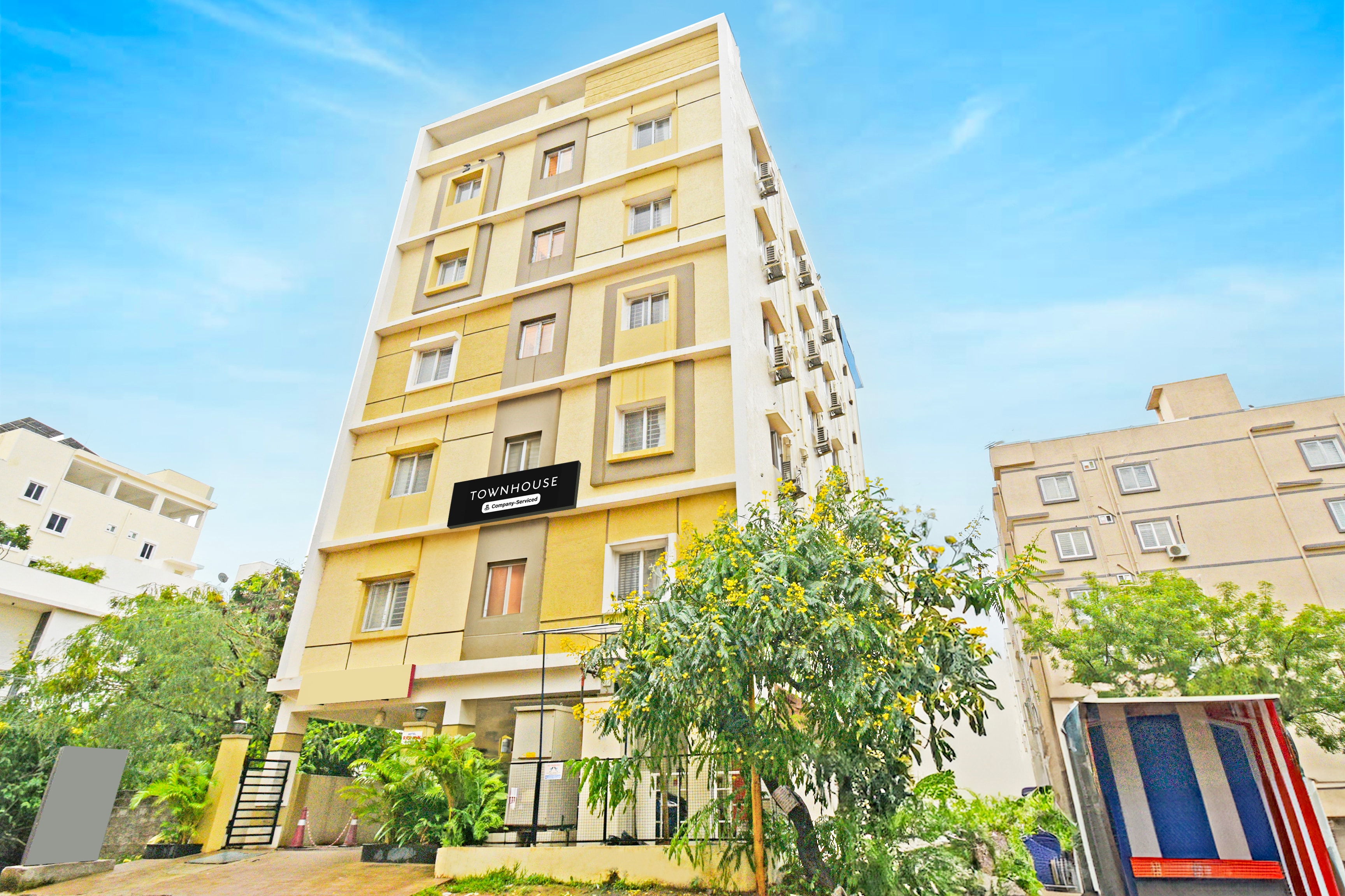 Super Townhouse Kondapur Near Botanical Garden Formerly RRR Inn