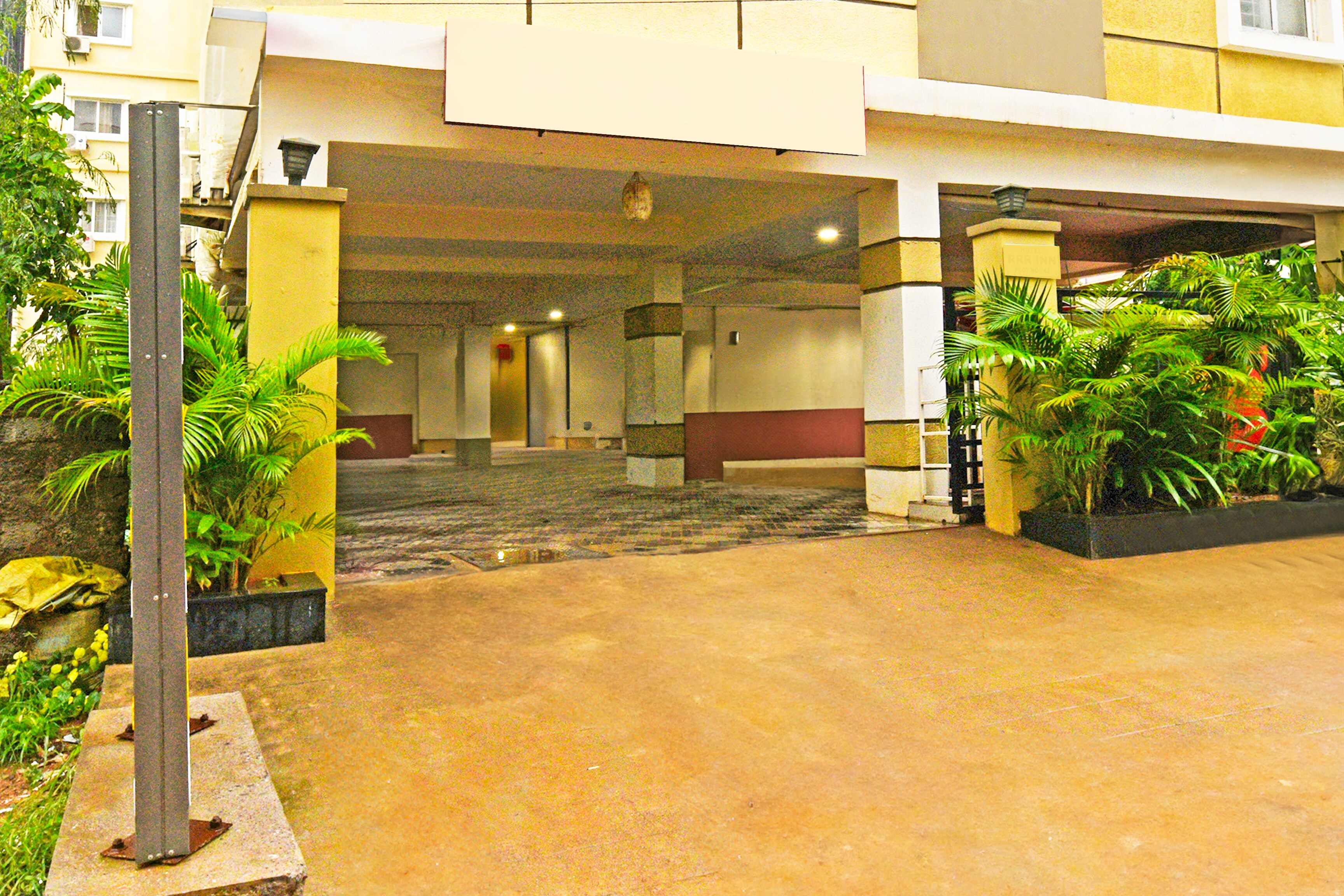 Super Townhouse Kondapur Near Botanical Garden Formerly RRR Inn