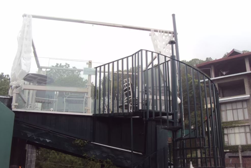 Kasauli Inn (Hangout-Rooftop Bar & Lounge), Kasauli 2