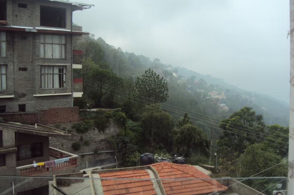 Kasauli Inn (Hangout-Rooftop Bar & Lounge), Kasauli 3