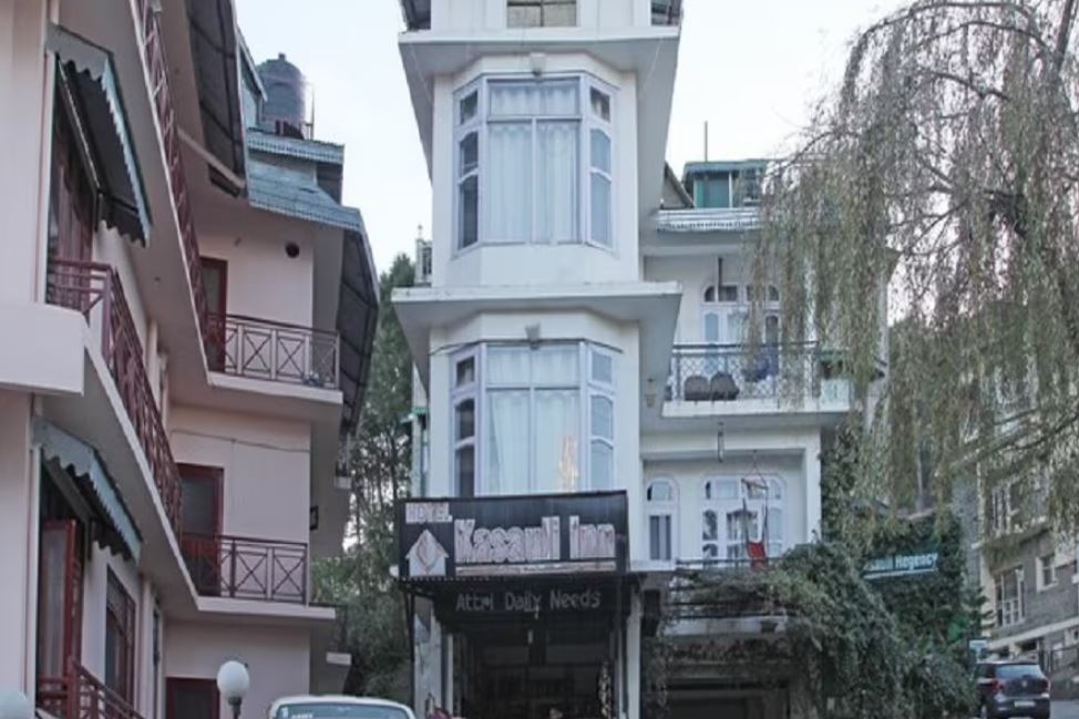 Kasauli Inn (Hangout-Rooftop Bar & Lounge), Kasauli 4