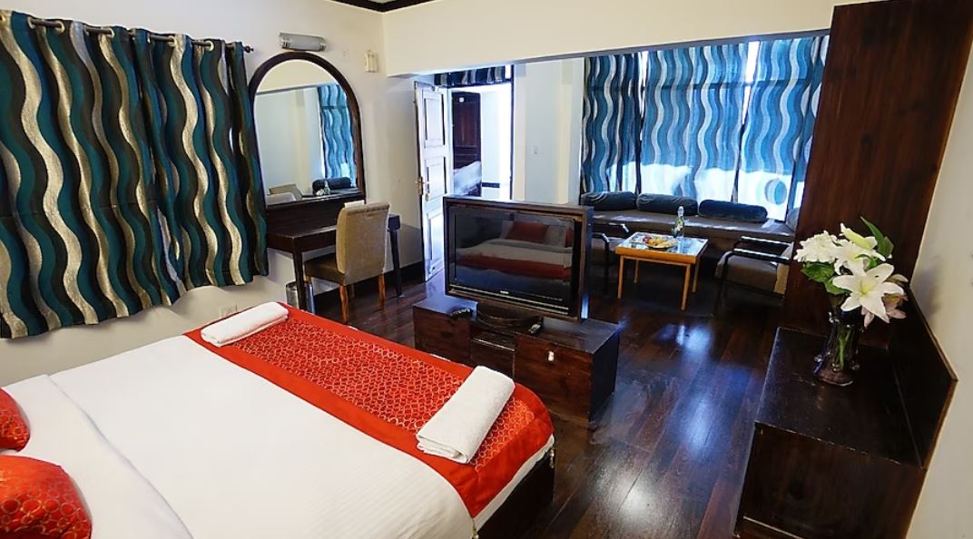 Whispering Valley Resort & Roof Top Cafe, Manali 2