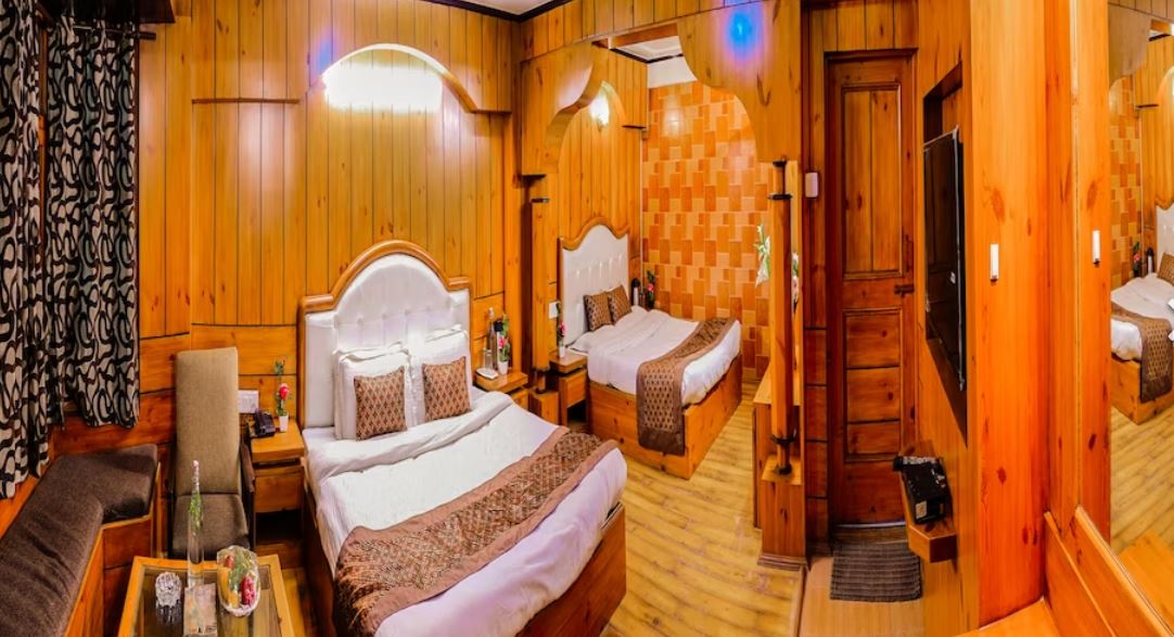 Whispering Valley Resort & Roof Top Cafe, Manali 5
