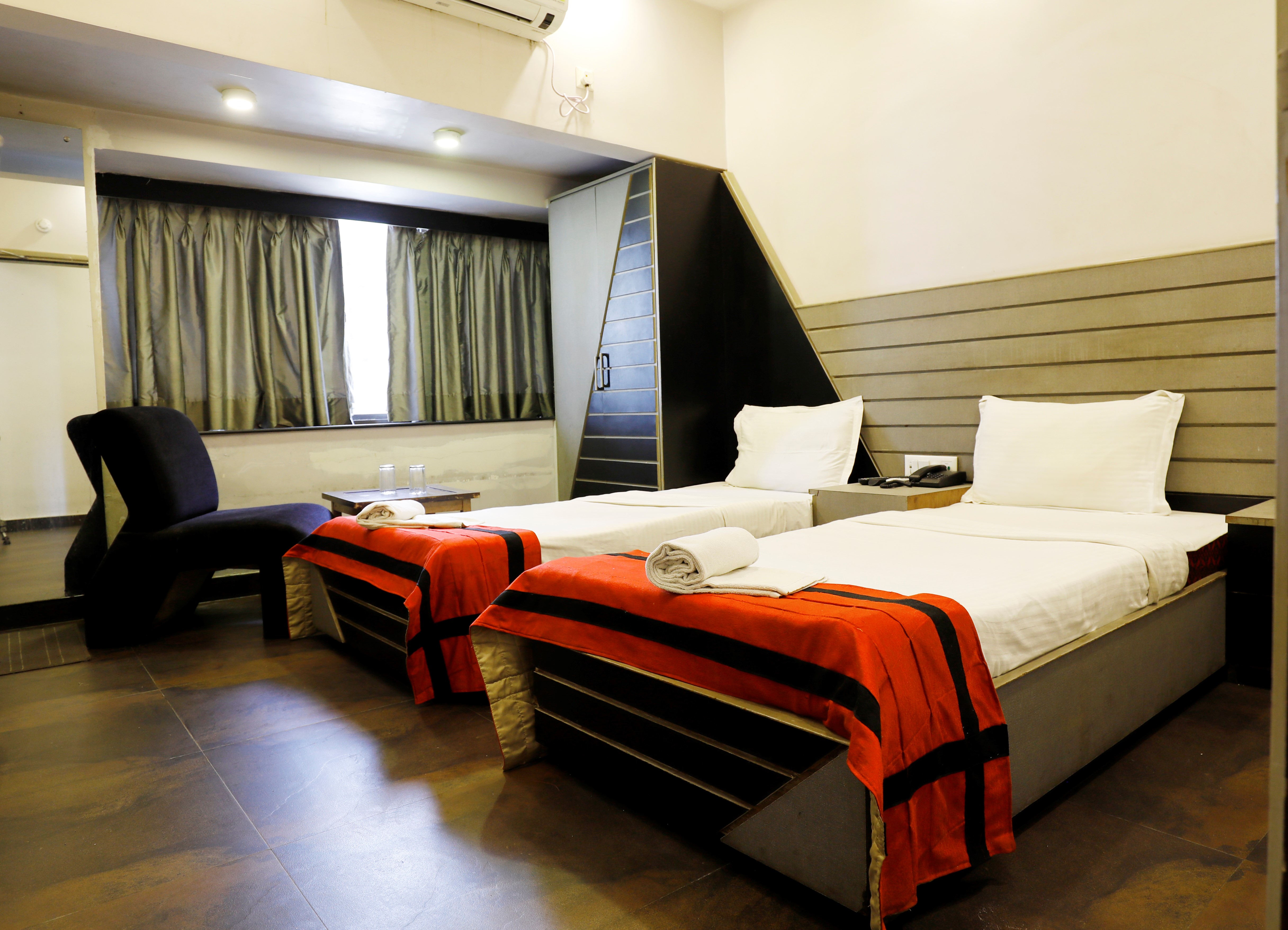 Hotel Trimoorti, Kolkata 3