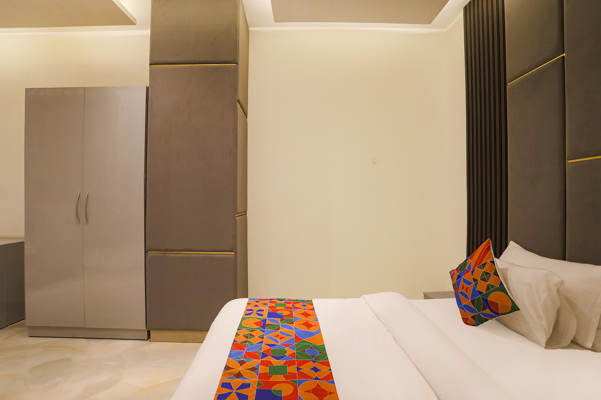 FabHotel Prime F9 Noida Sector 104, Noida 2