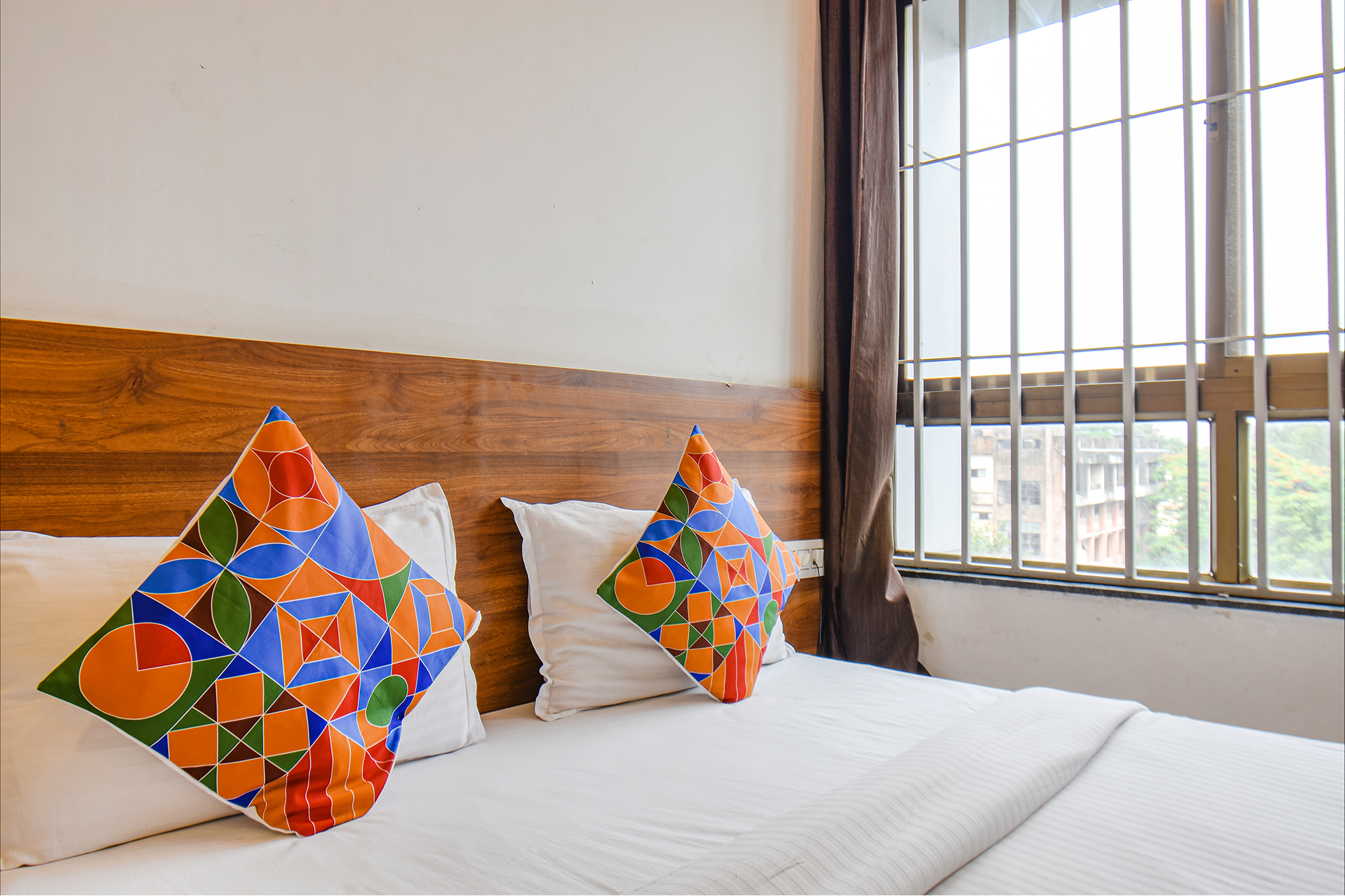 FabHotel The Address, Nashik 4