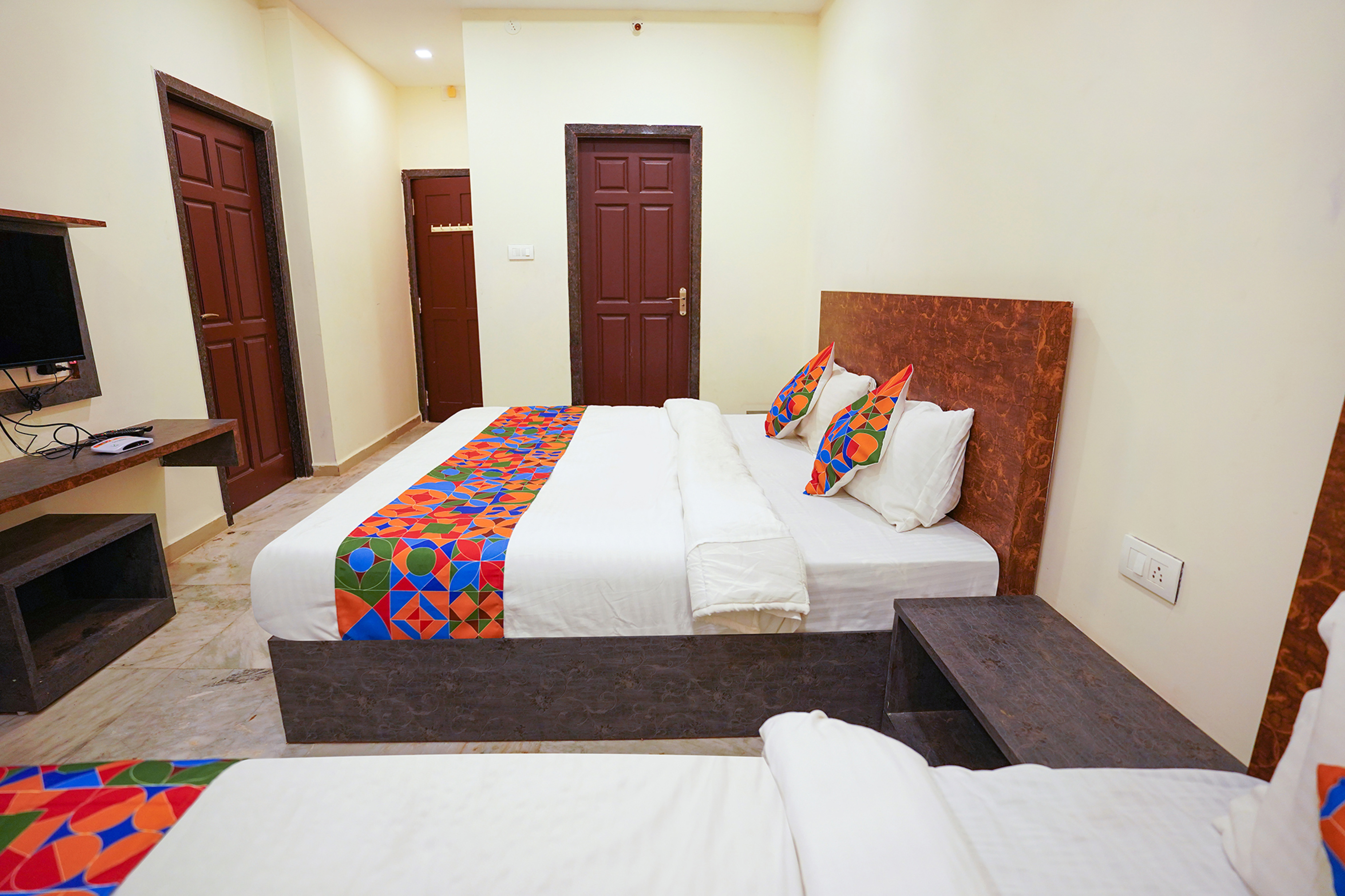 FabExpress Yash Comfort Inn, Chennai 2