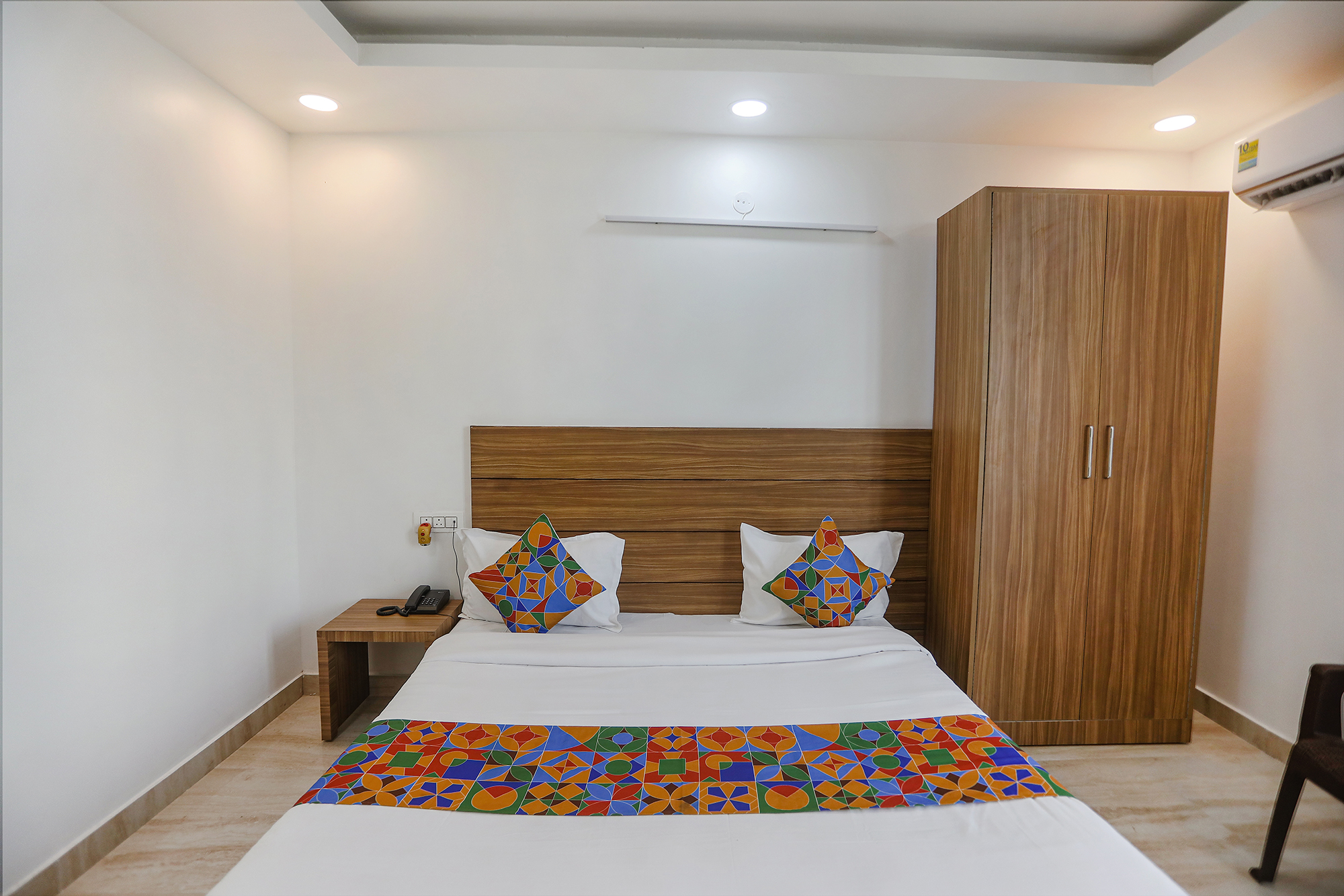 FabHotel Unique Stay, Noida 3