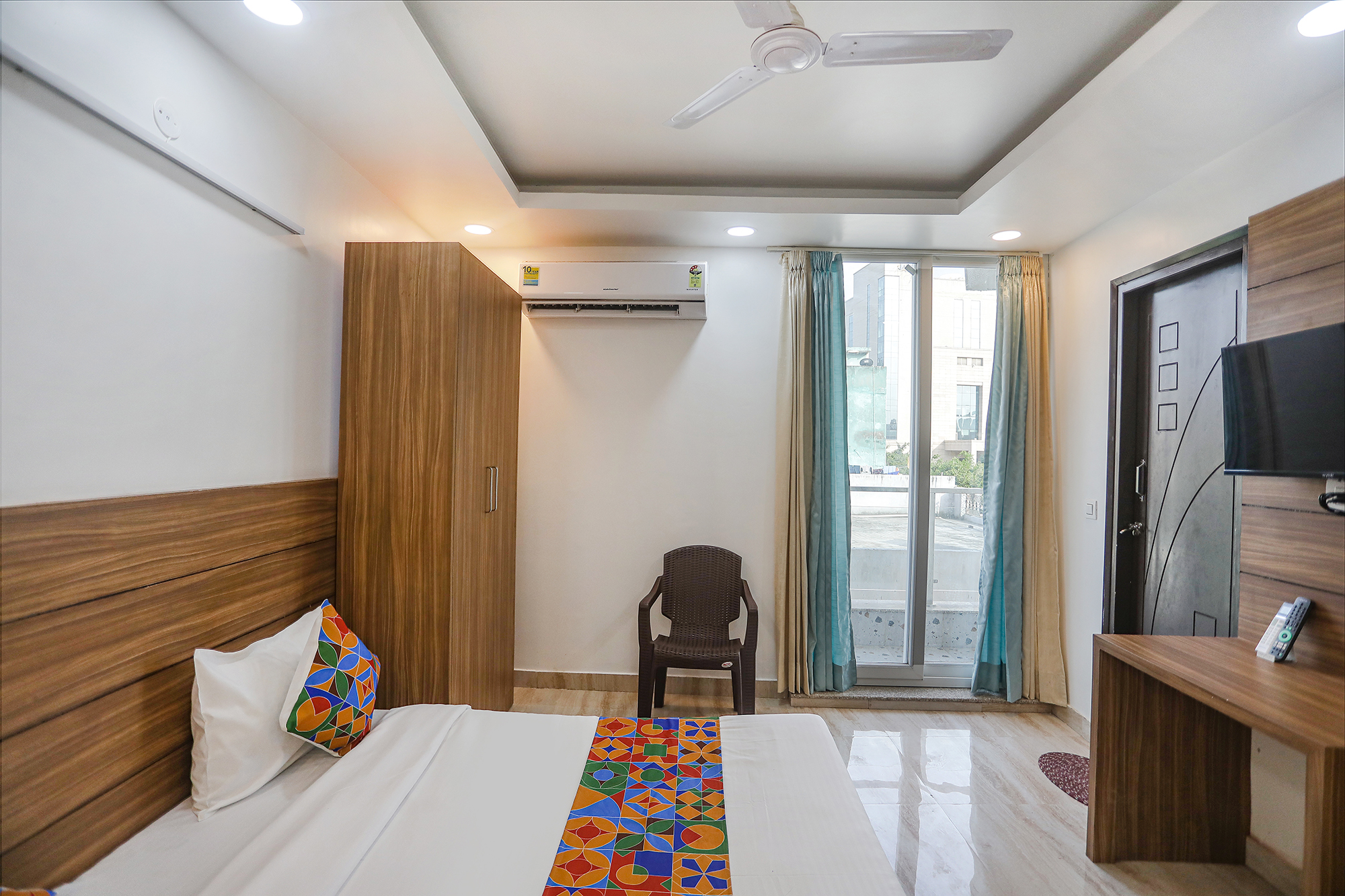FabHotel Unique Stay, Noida 4