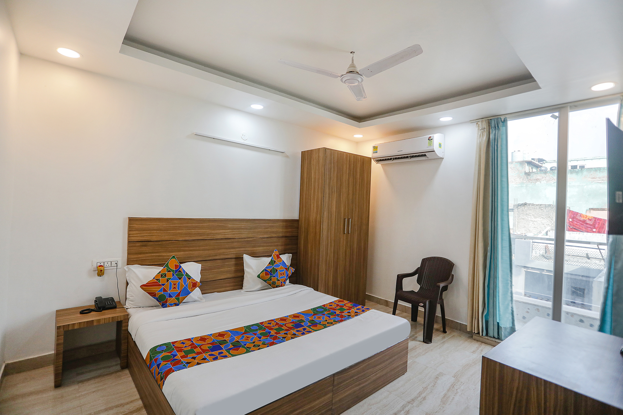 FabHotel Unique Stay, Noida 5