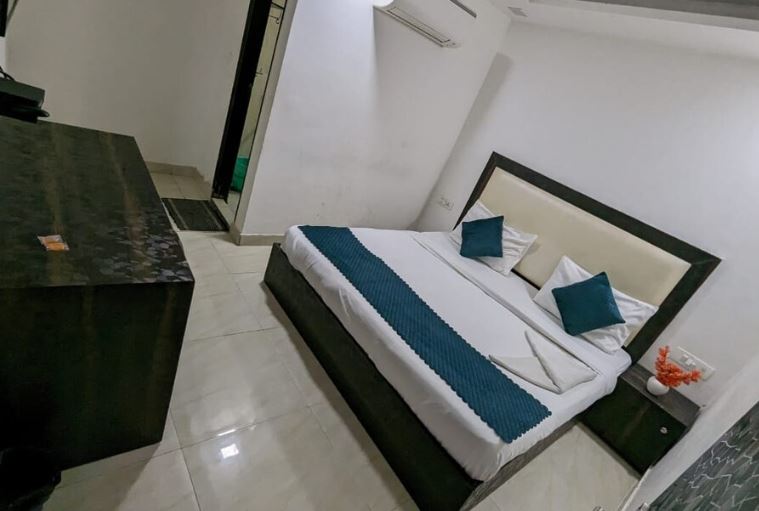 Hotel Raaso in GK1, New Delhi 4