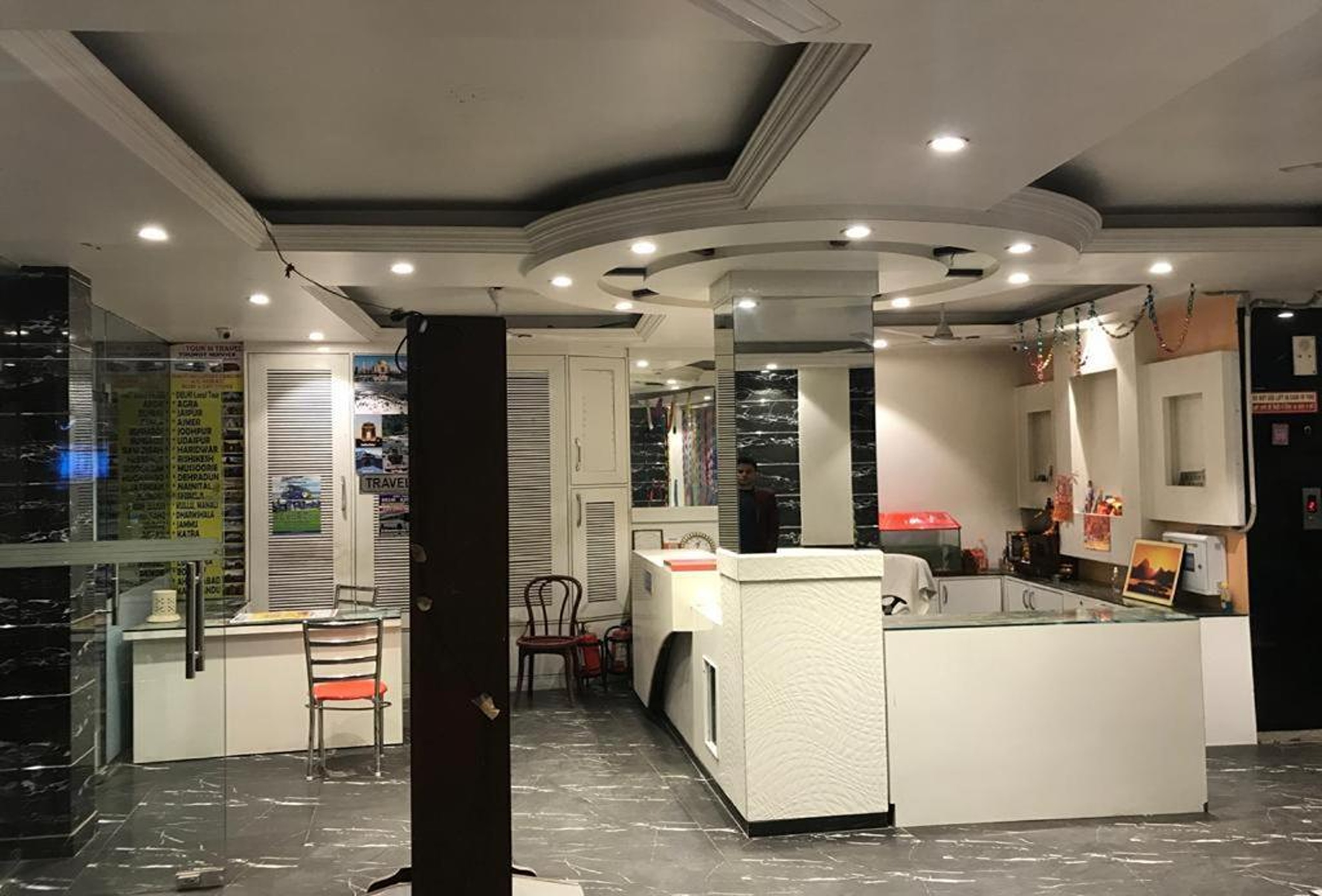 Hotel Crystal Deluxe, New Delhi 4