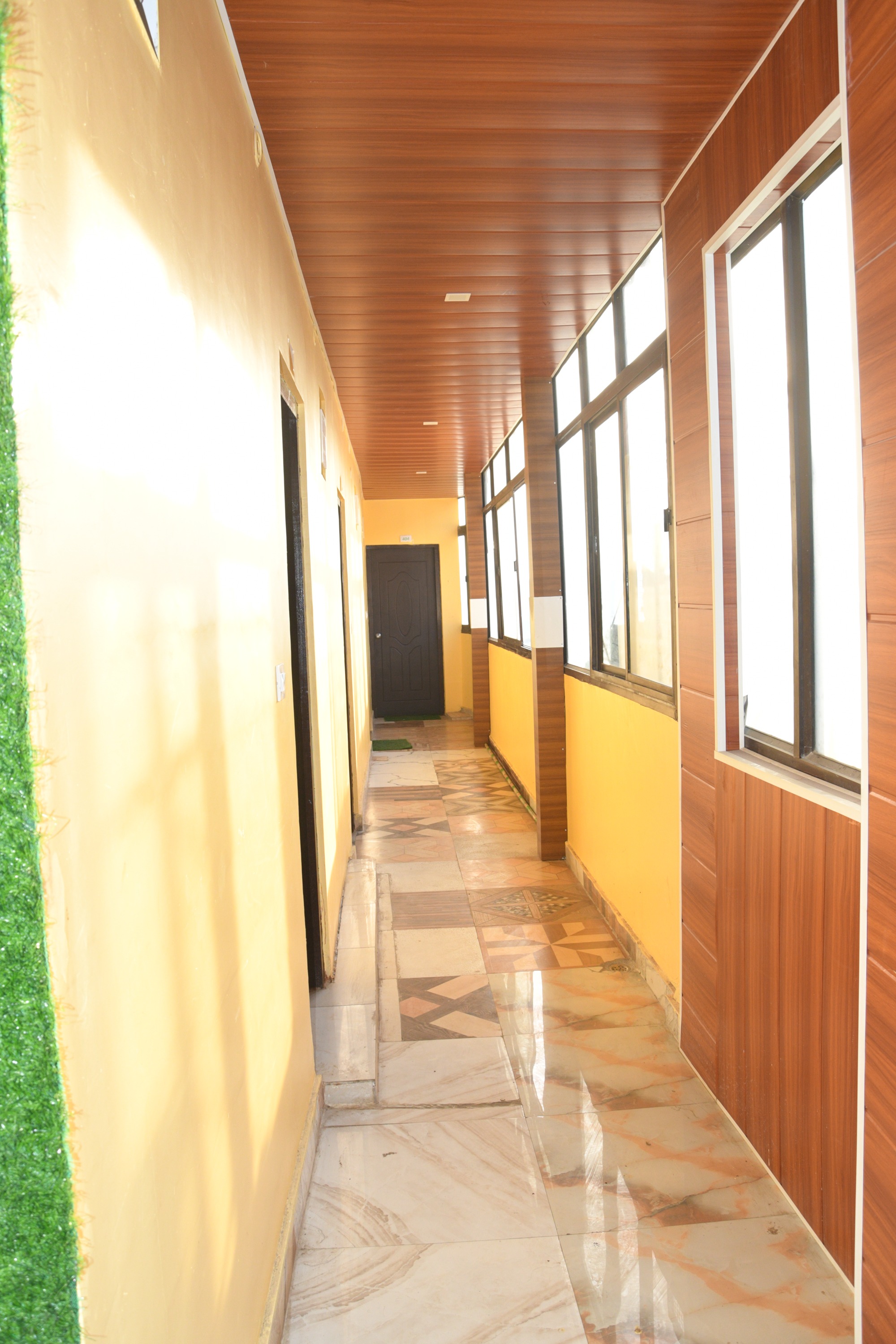 Hotel Mountain View And Rooftop Restaurant