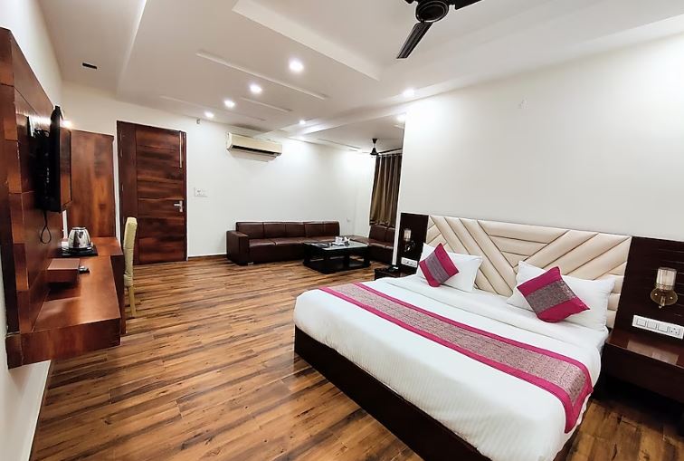 Motel Blue Sapphire, Roorkee 4