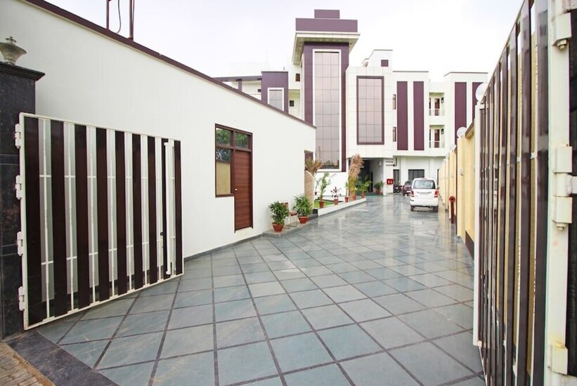 Hotel KS Royal, Agra 3