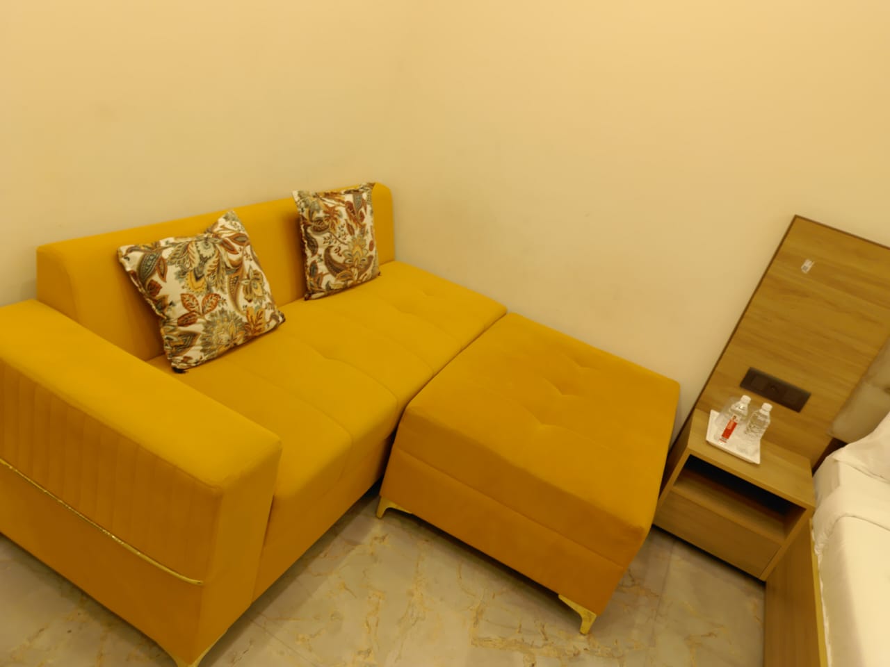 360 Degree Hotel, Gurgaon 5