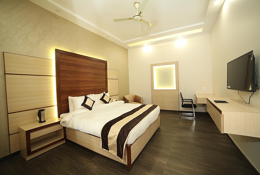 Green Palms Hotel, New Delhi 4
