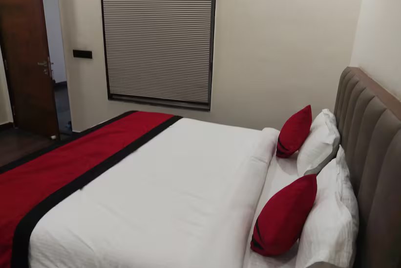 RBS HOTEL AND LAWN, Ayodhya 2