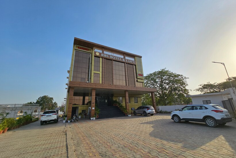 RBS HOTEL AND LAWN, Ayodhya 5