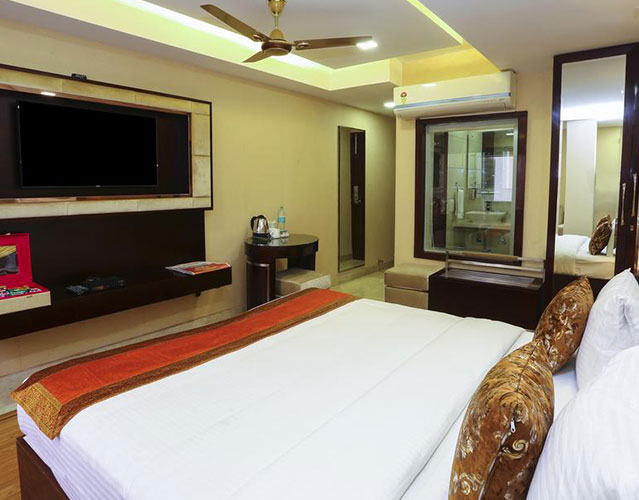 Hotel Laffaire@All Staff Vaccinated, New Delhi 5