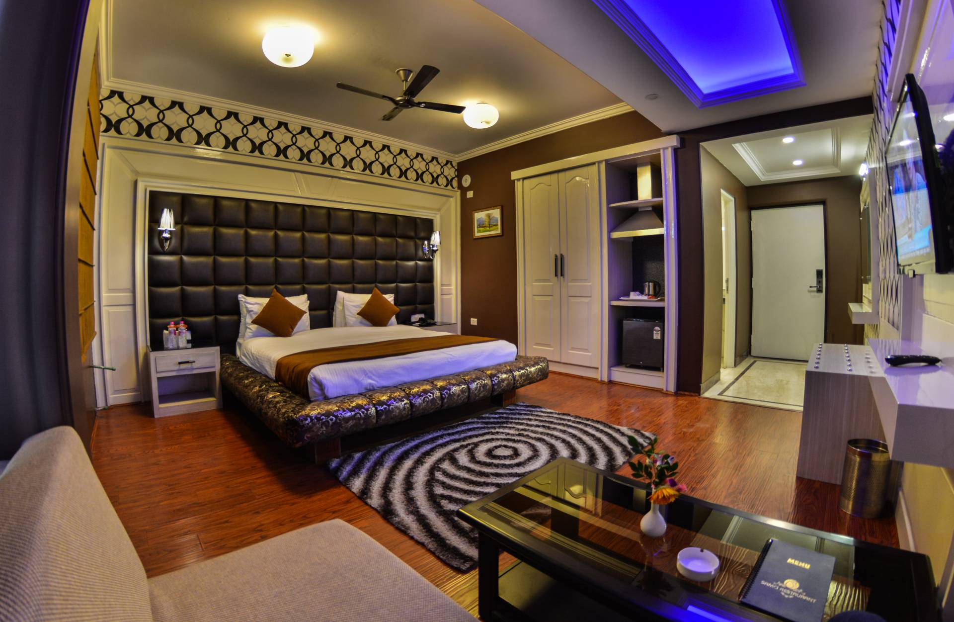Hotel Samci Riviera, Srinagar 3