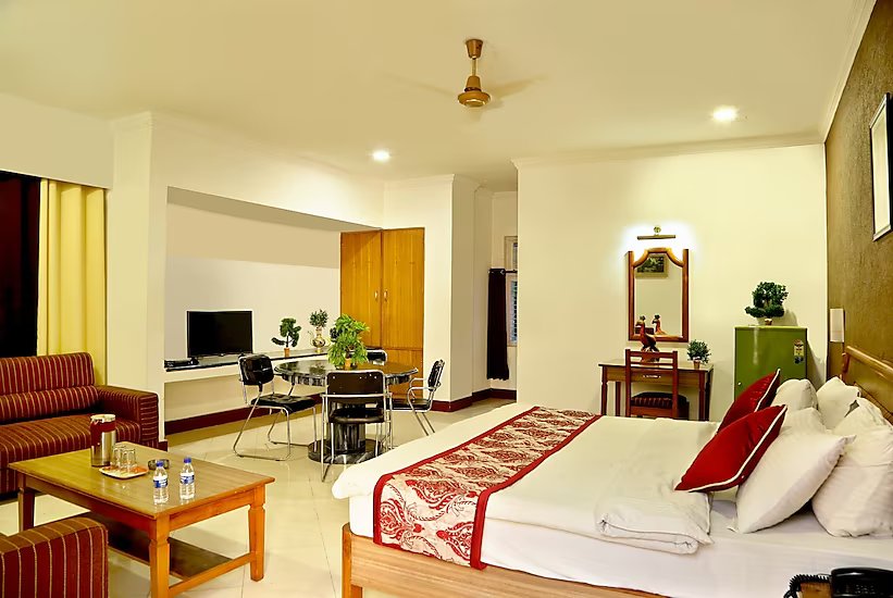 Hotel Amber, Lucknow