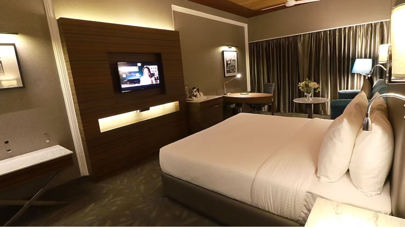 The Piccadily Hotel, Chandigarh 2