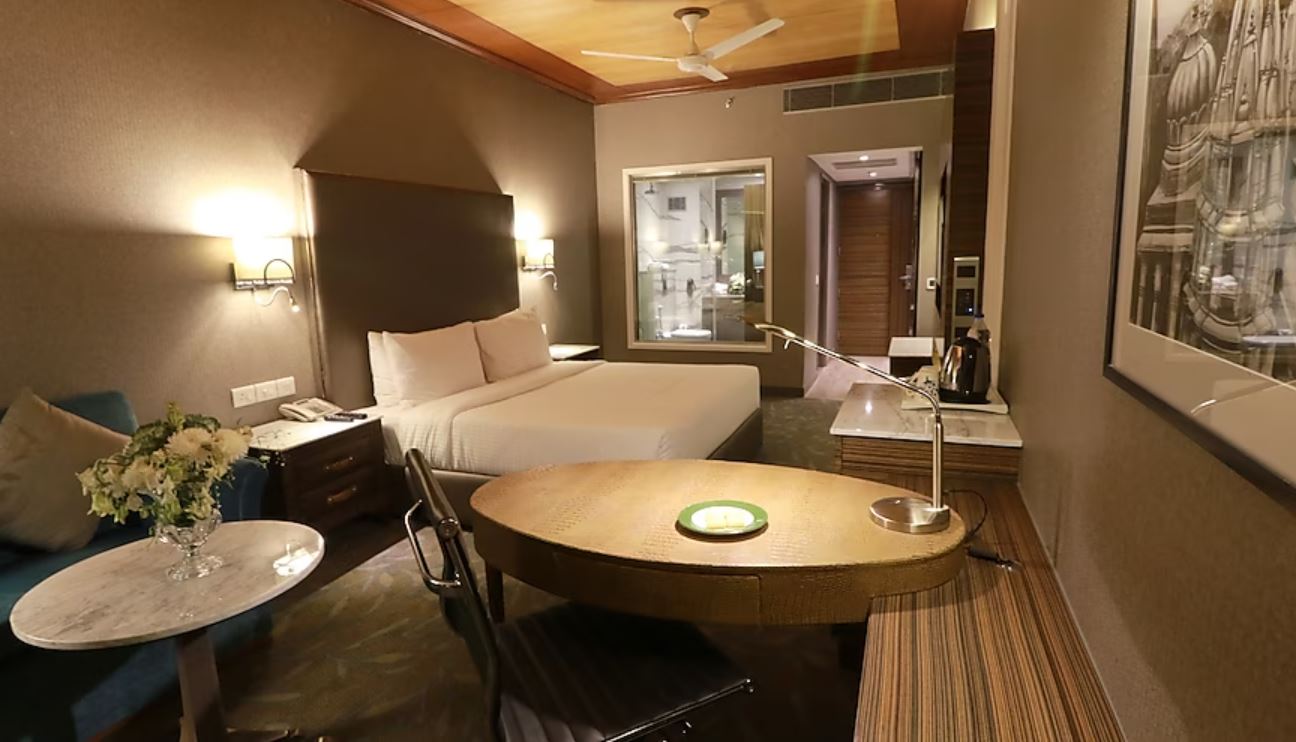 The Piccadily Hotel, Chandigarh 5