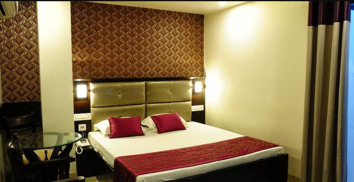 Hotel Jullundur 18, Chandigarh 3