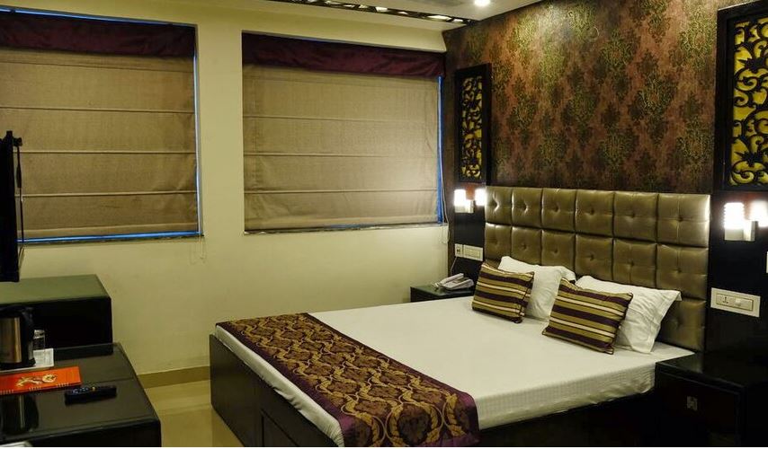Hotel Jullundur 18, Chandigarh 5