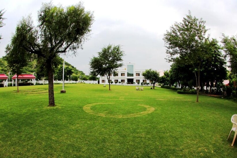 Chandni Midway Resort, Narnaul 3