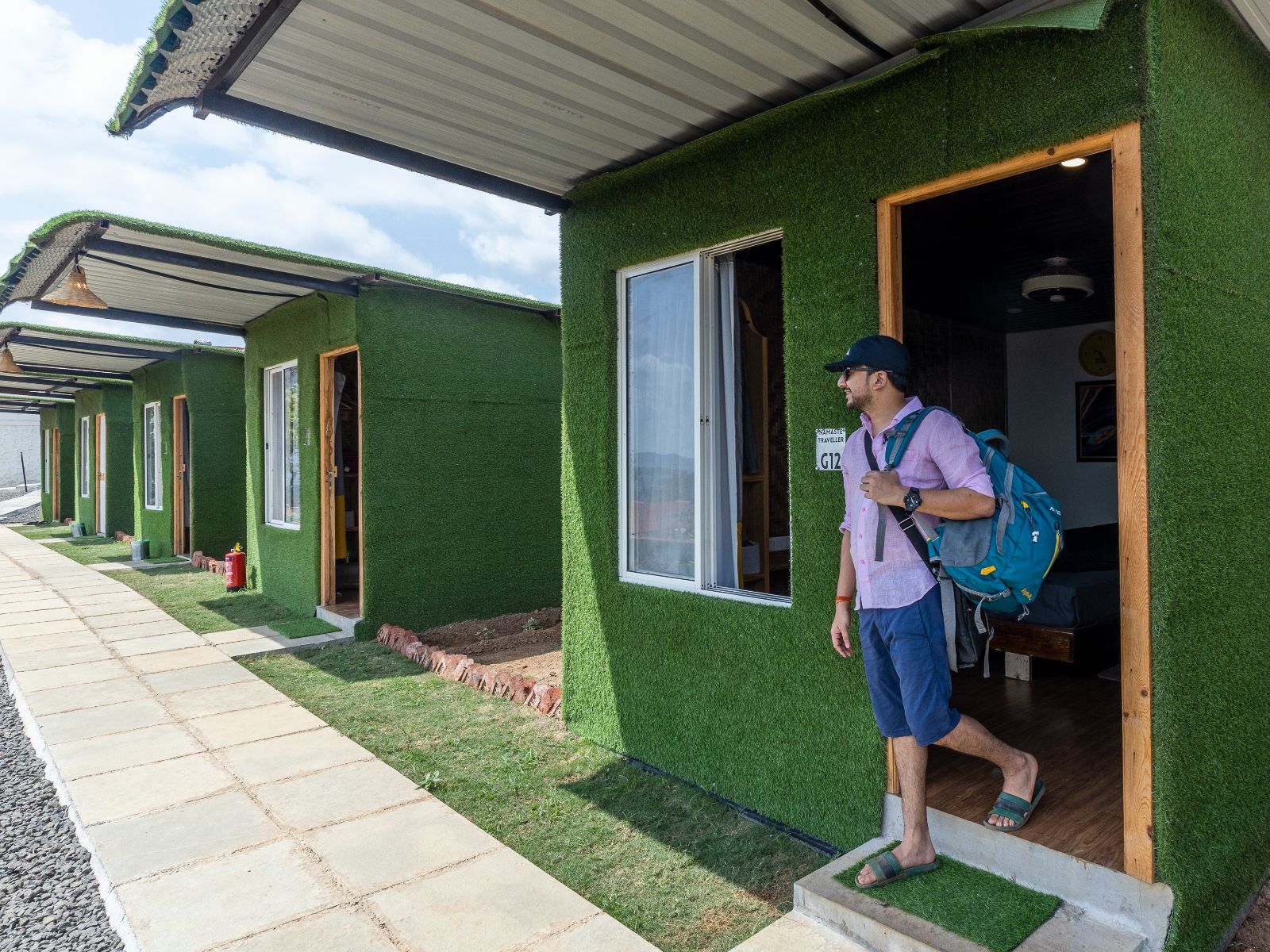 Deluxe Double Hut