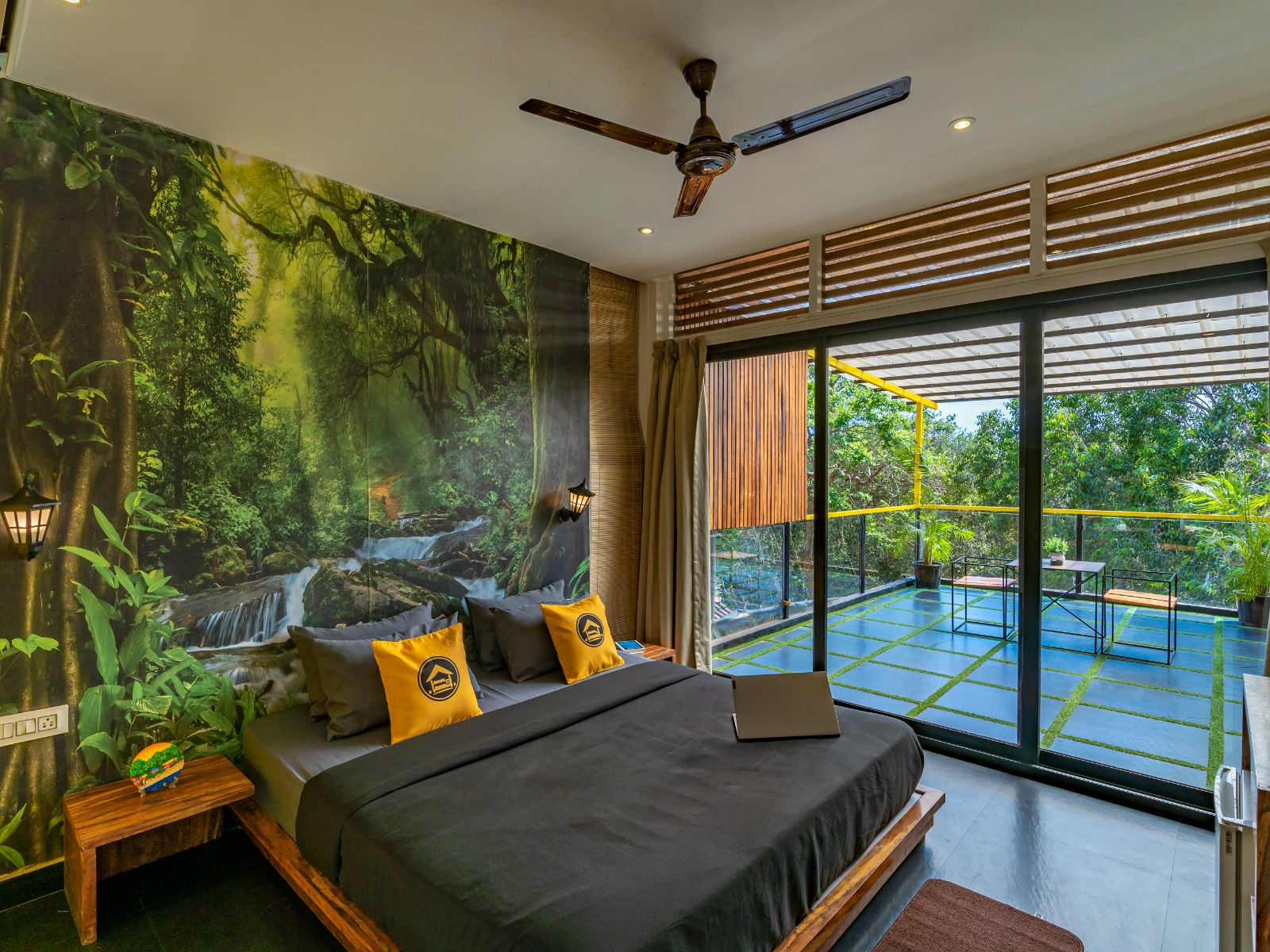 Deluxe Double Room with Terrace