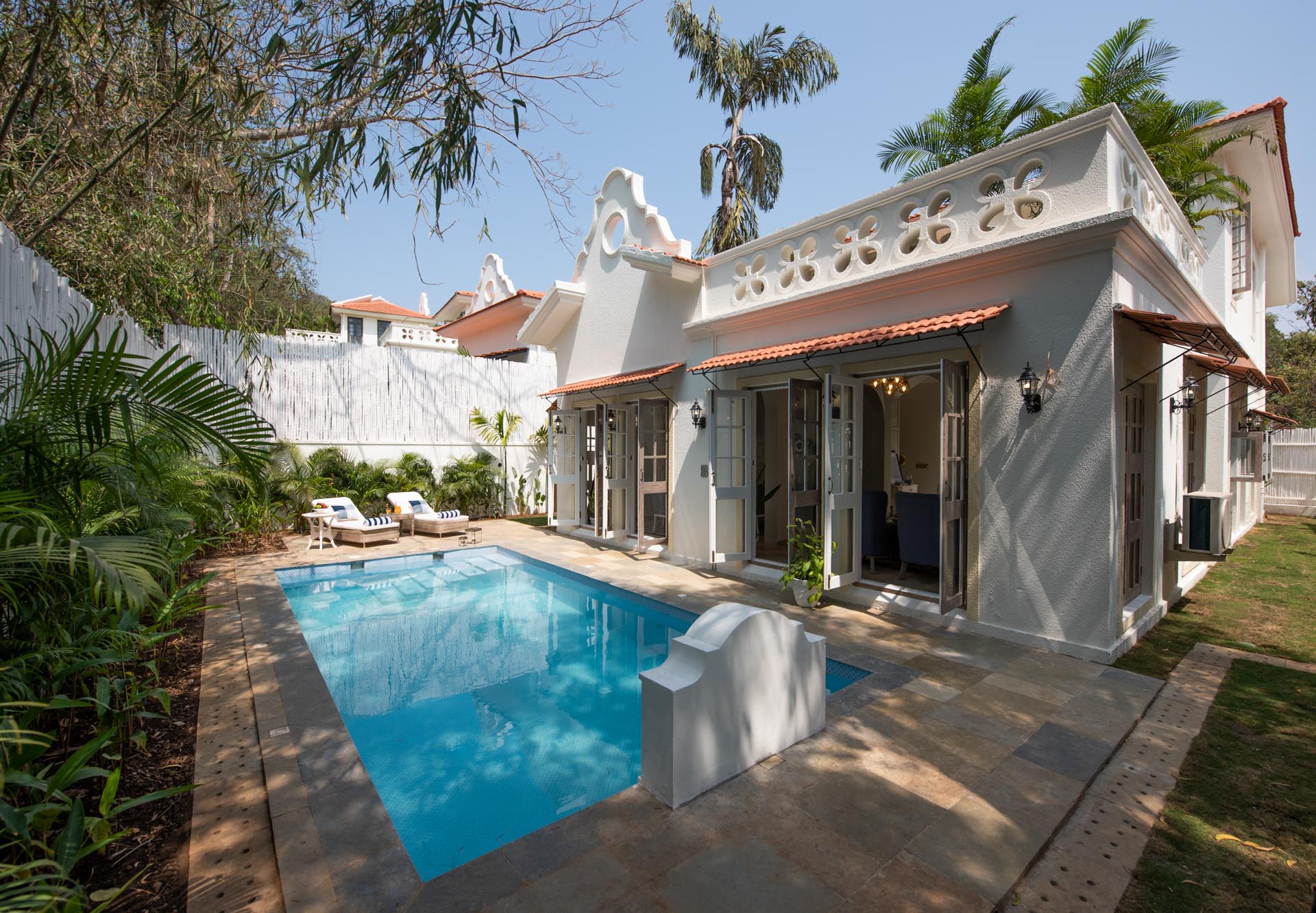 LohonoStays Monforte - Villa B