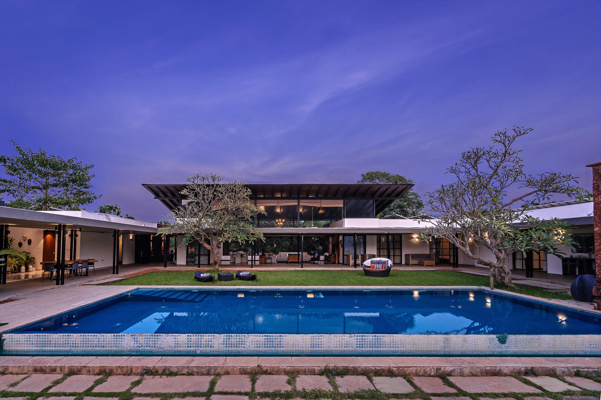 LohonoStays Laterite House