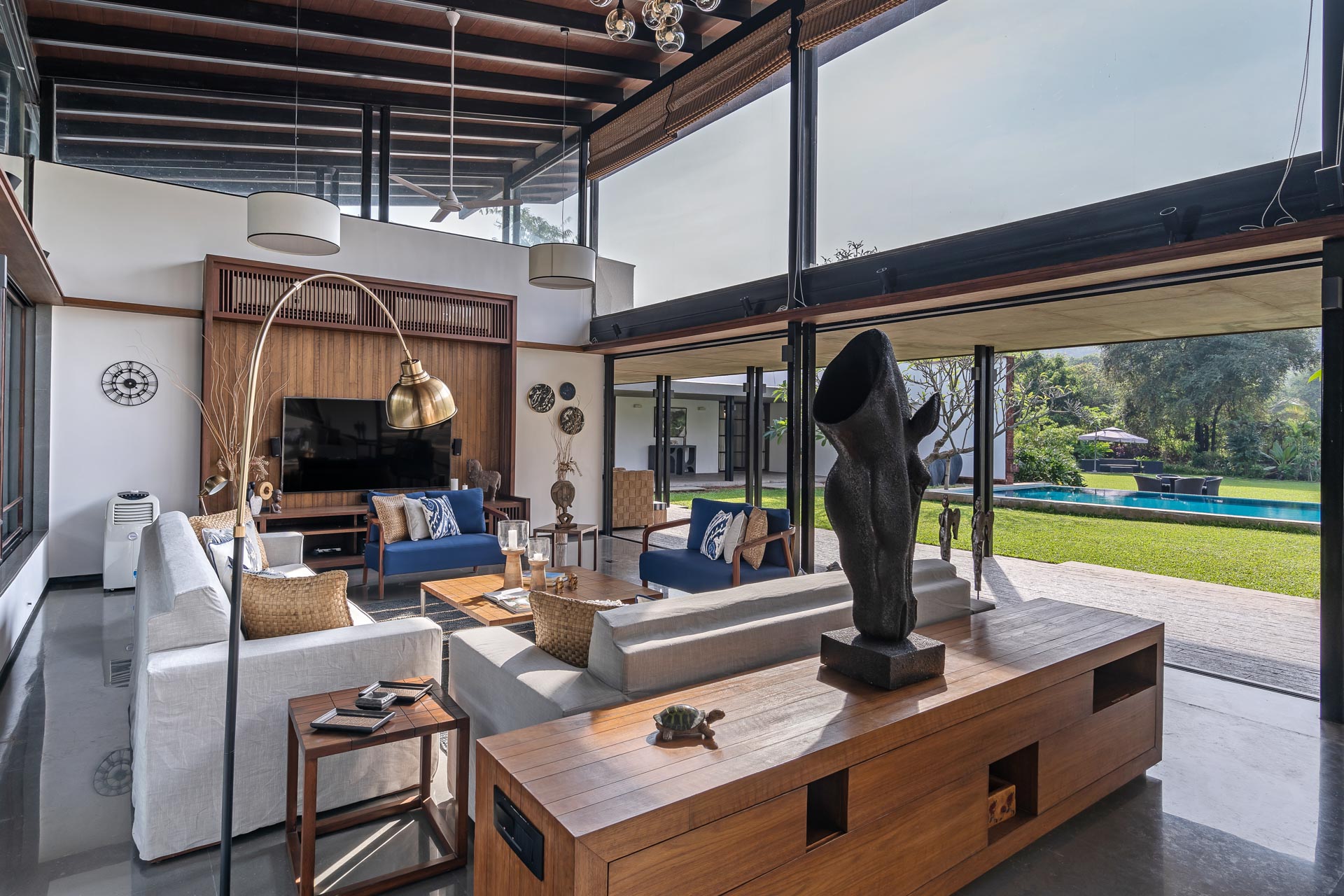 LohonoStays Laterite House