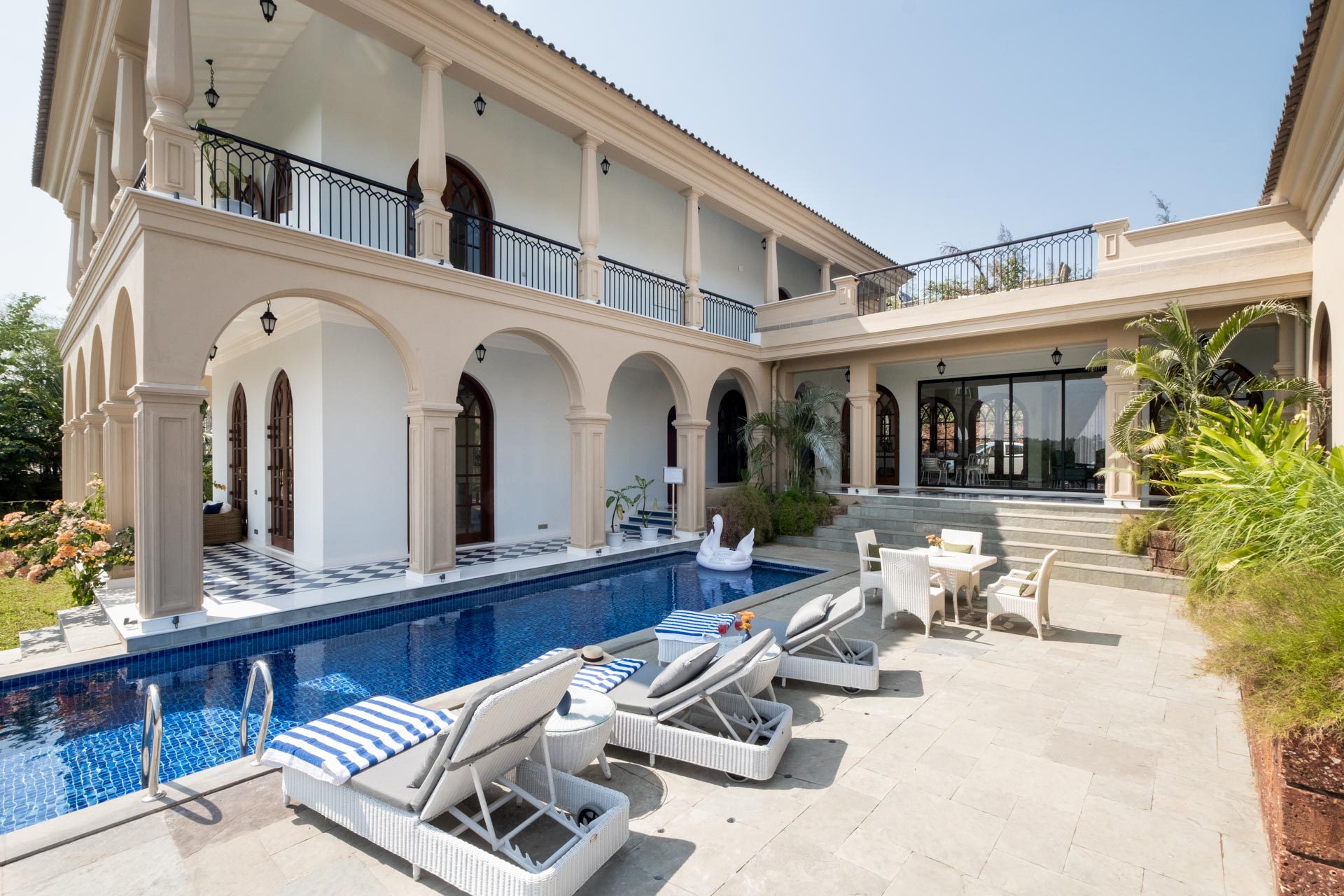 LohonoStays Sacri Borod Hill 6