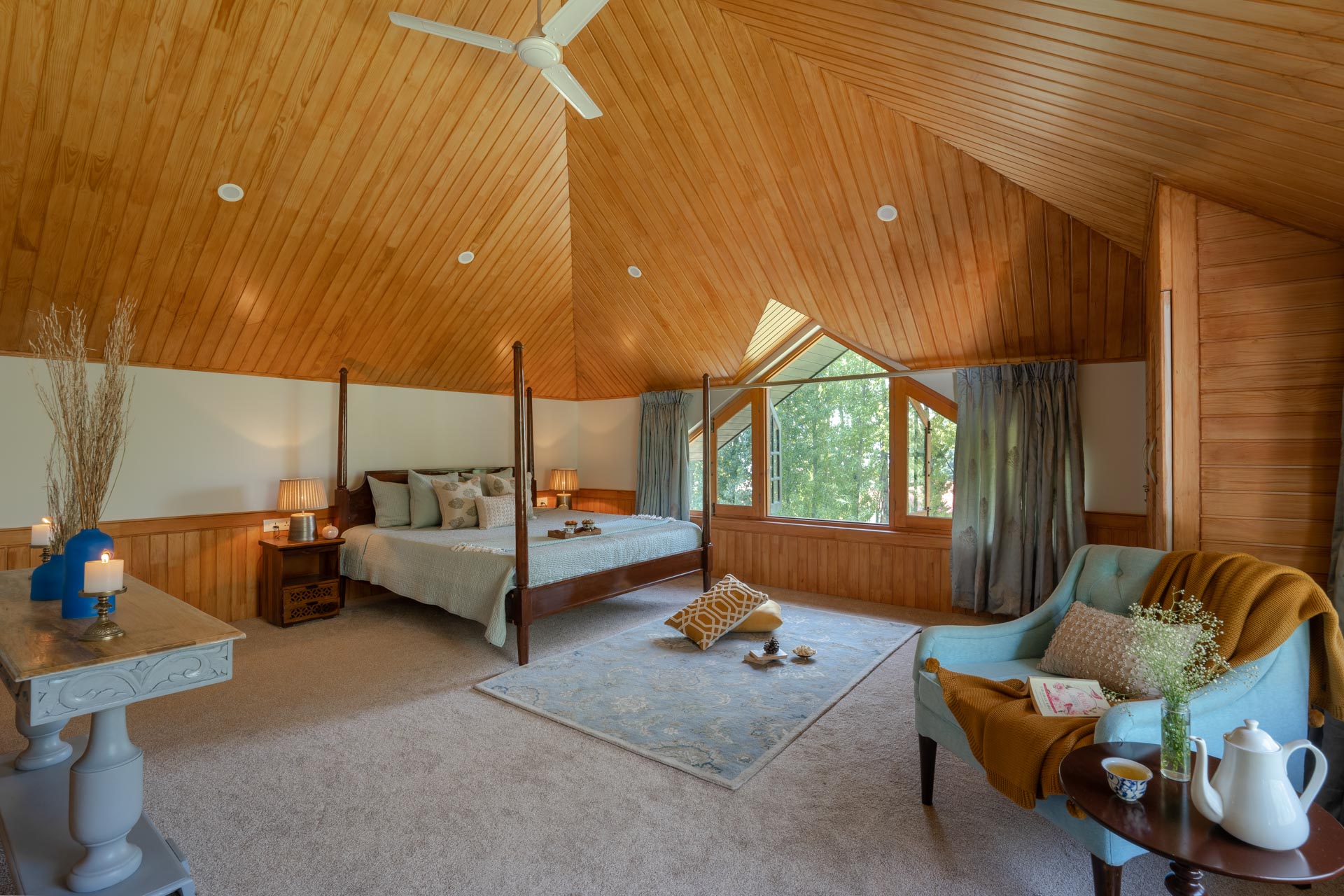 LohonoStays The White House at Zaznar