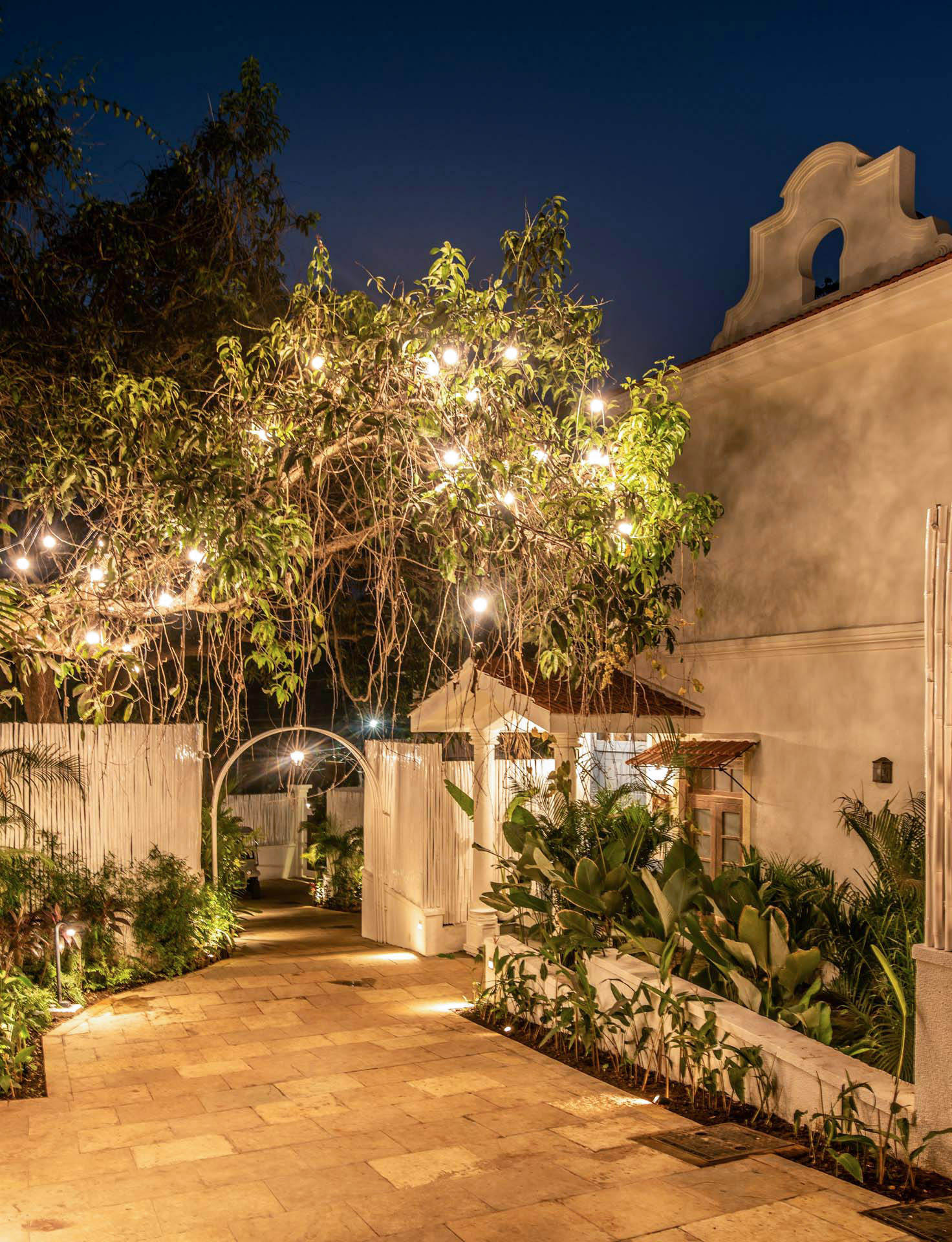 LohonoStays Monforte - Villa H