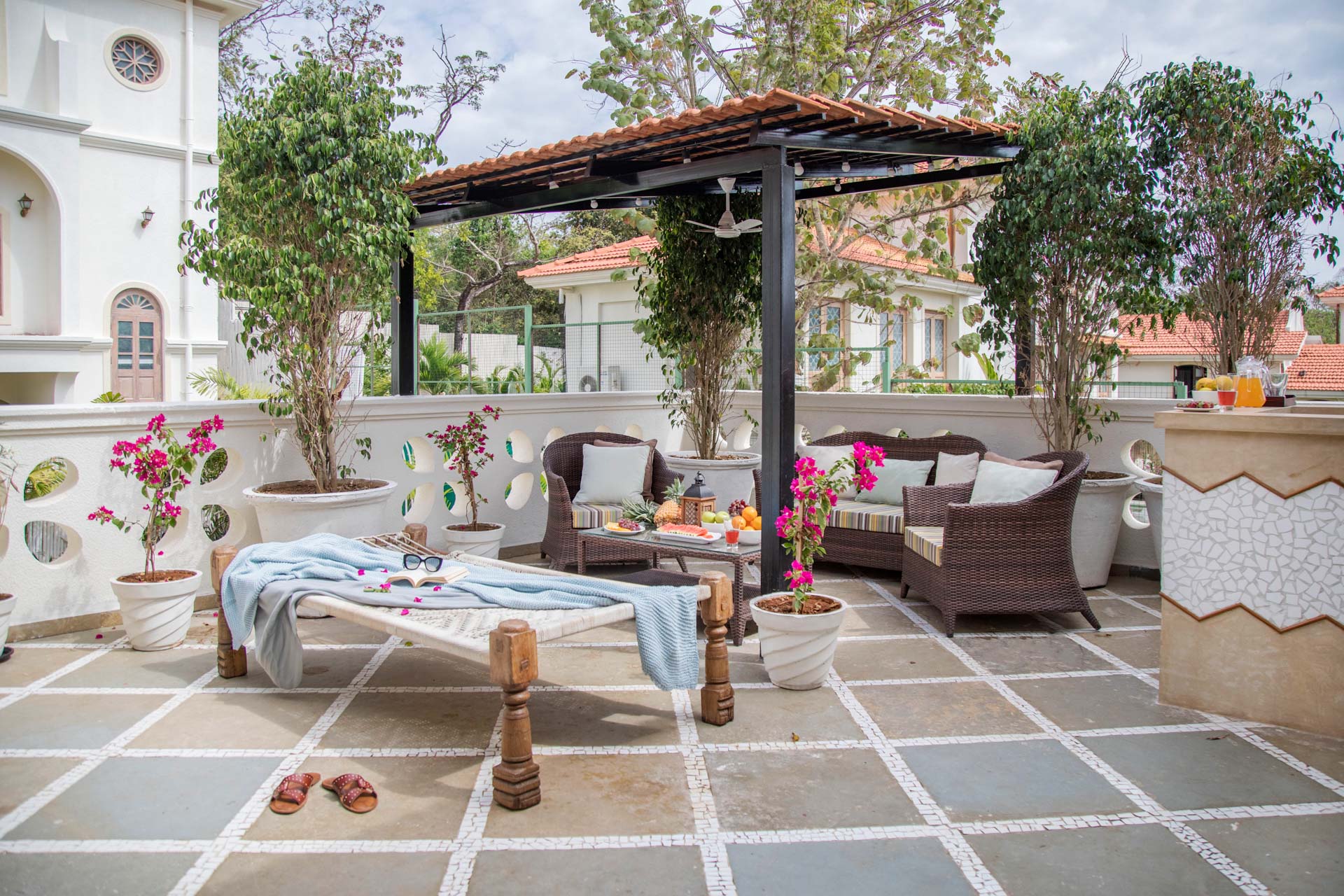 LohonoStays Monforte - Villa H