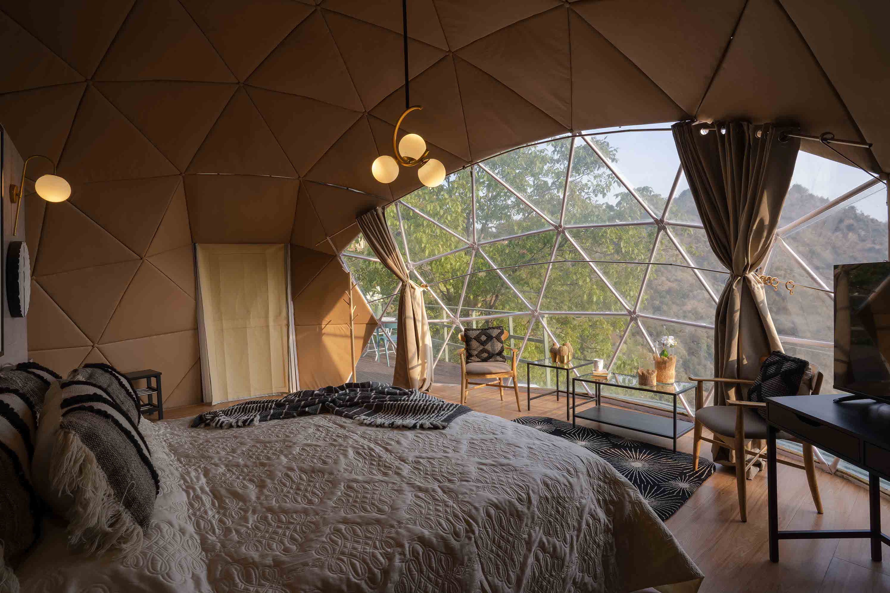 LohonoStays Avalon Domes