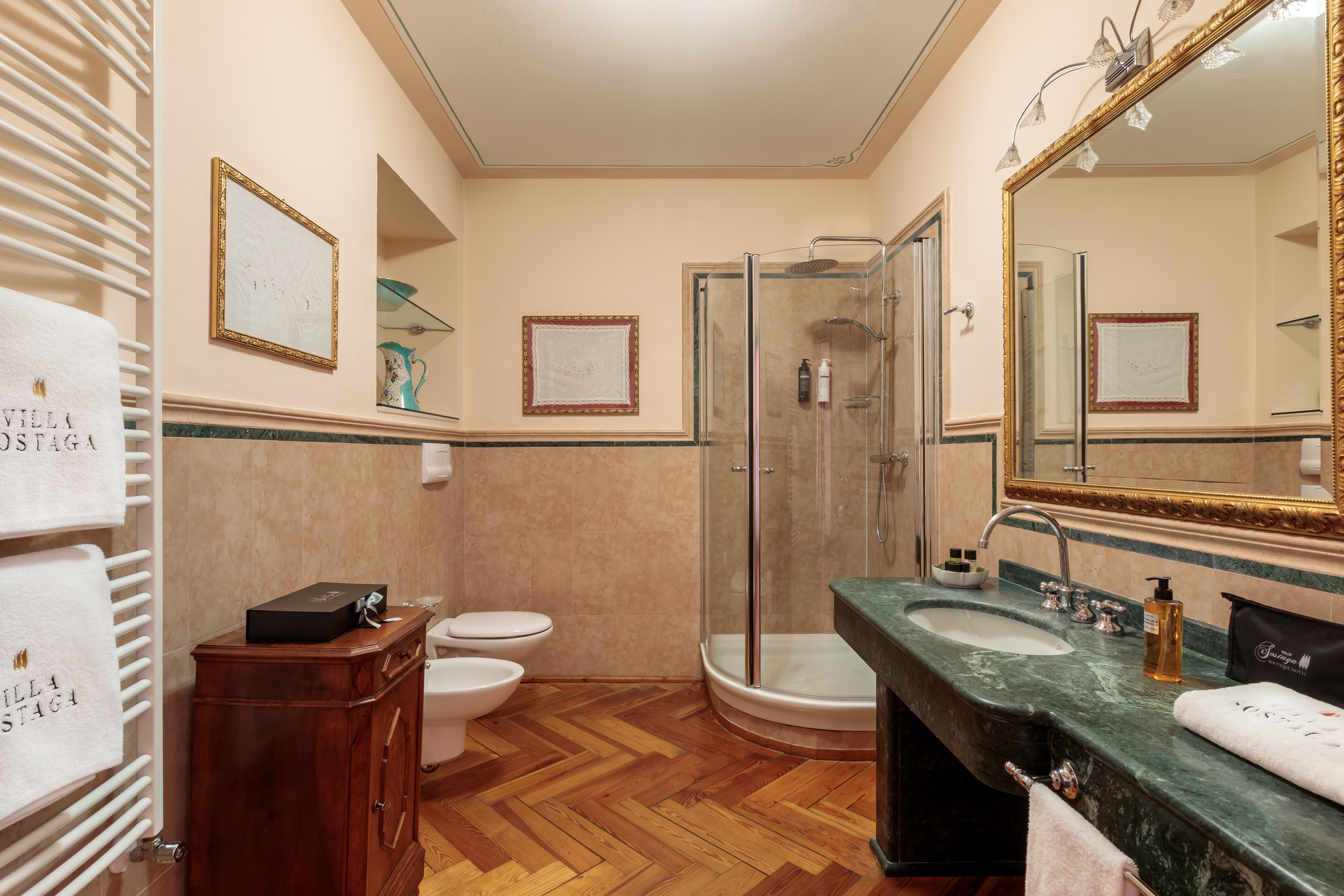 Signature Room Villa con terrazza vista Lago (quadr)