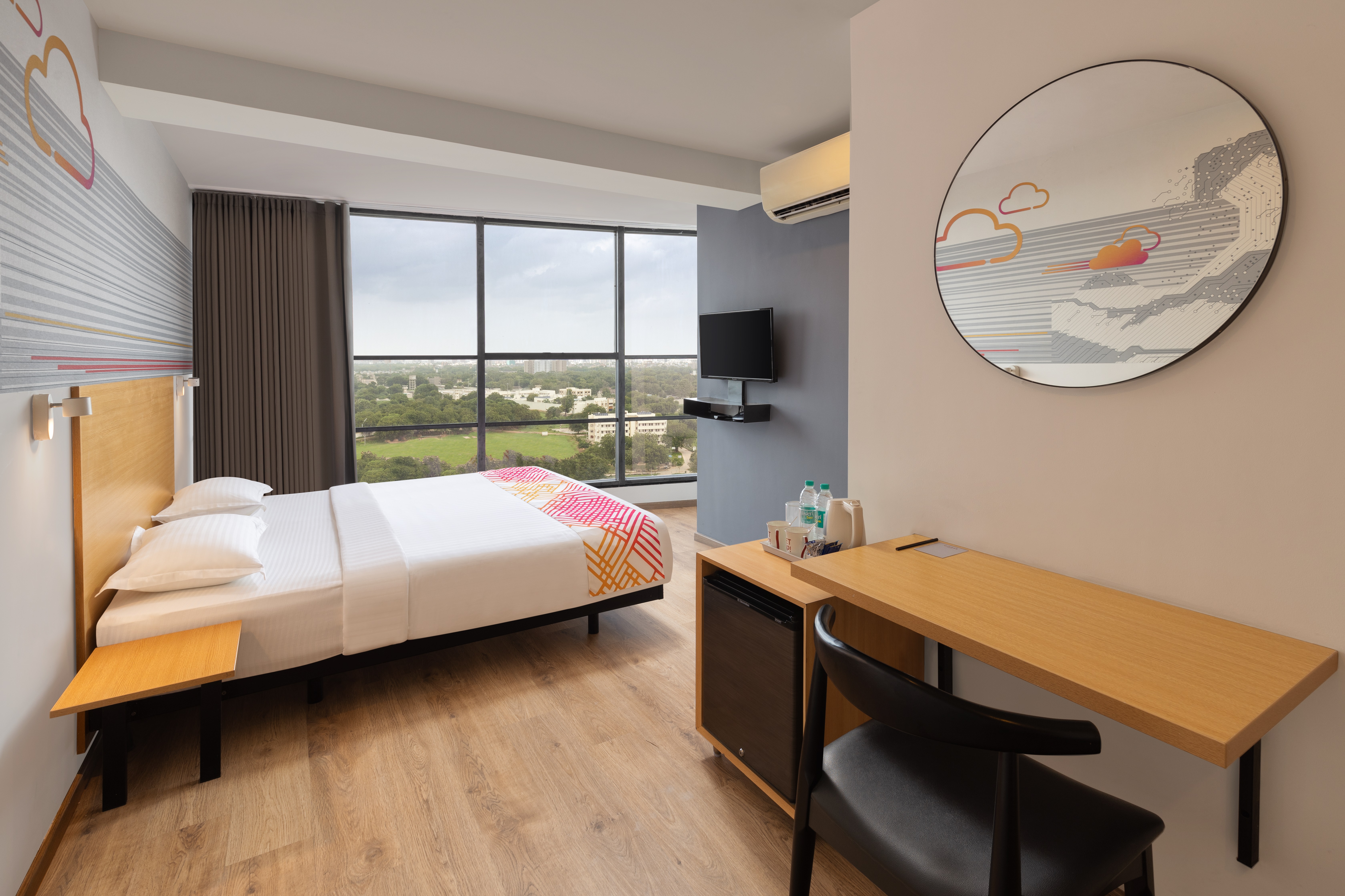 Luxe Twin Room with City View