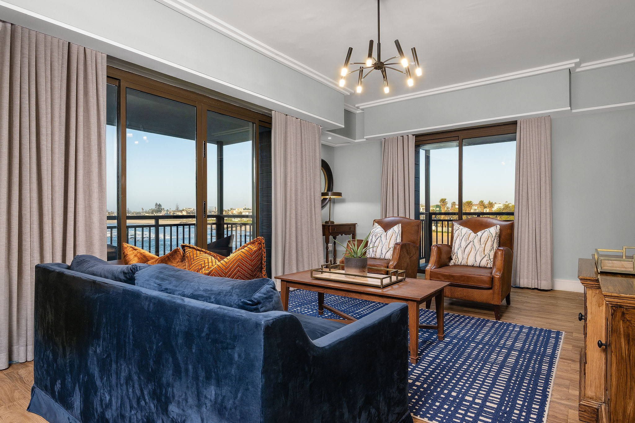 Luxury Suite - 1