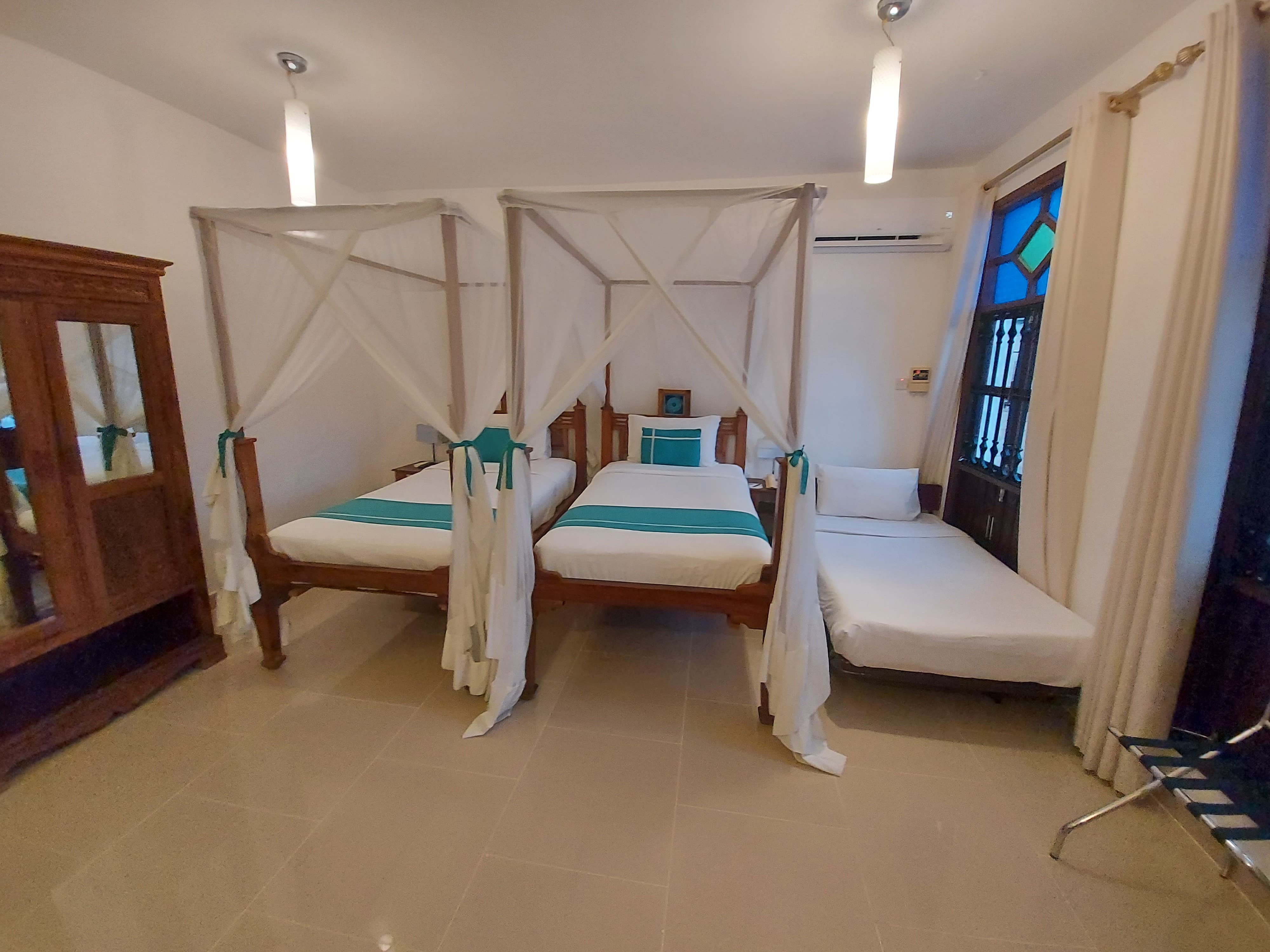 Twin Room - 1