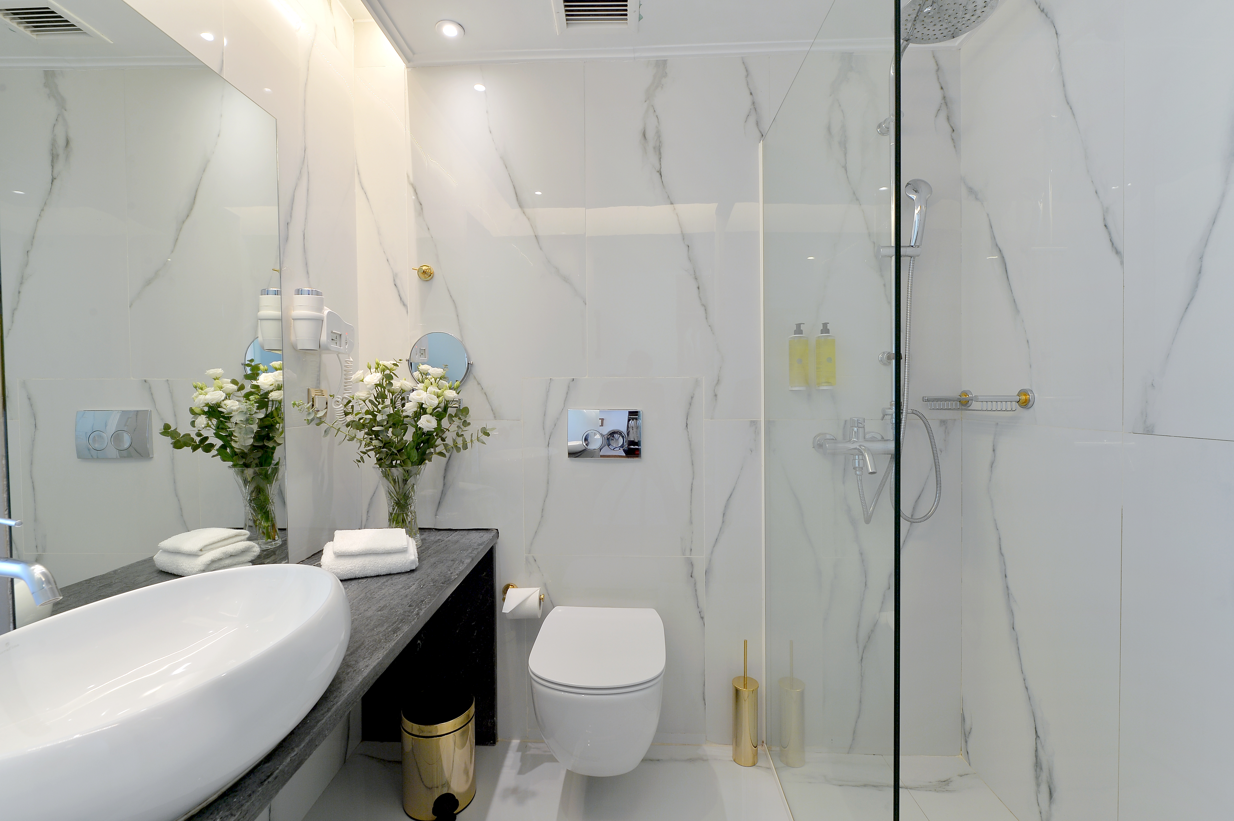 Superior Acropolis View